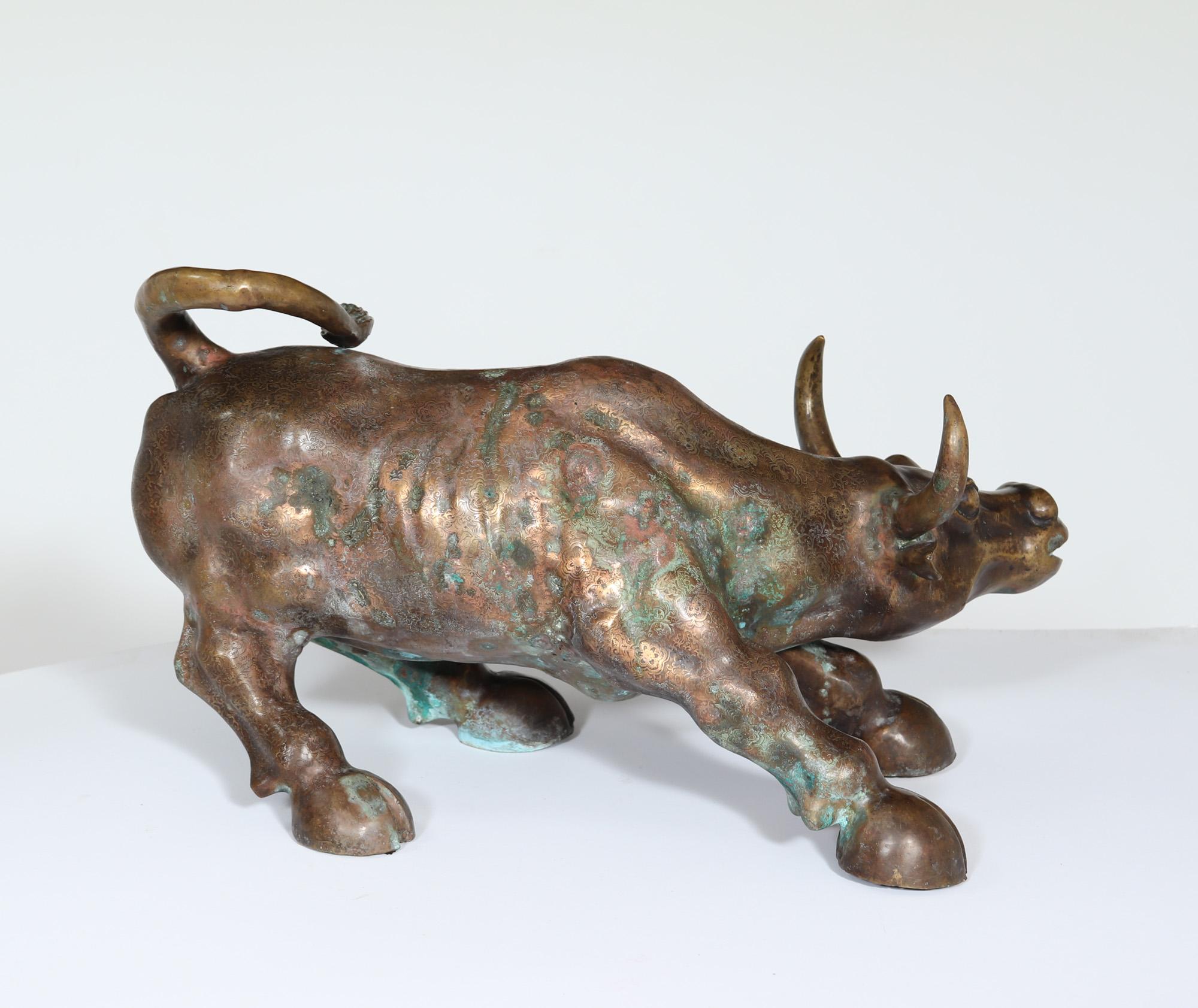 Postmoderne Sculpture de taureau en bronze moderniste en vente