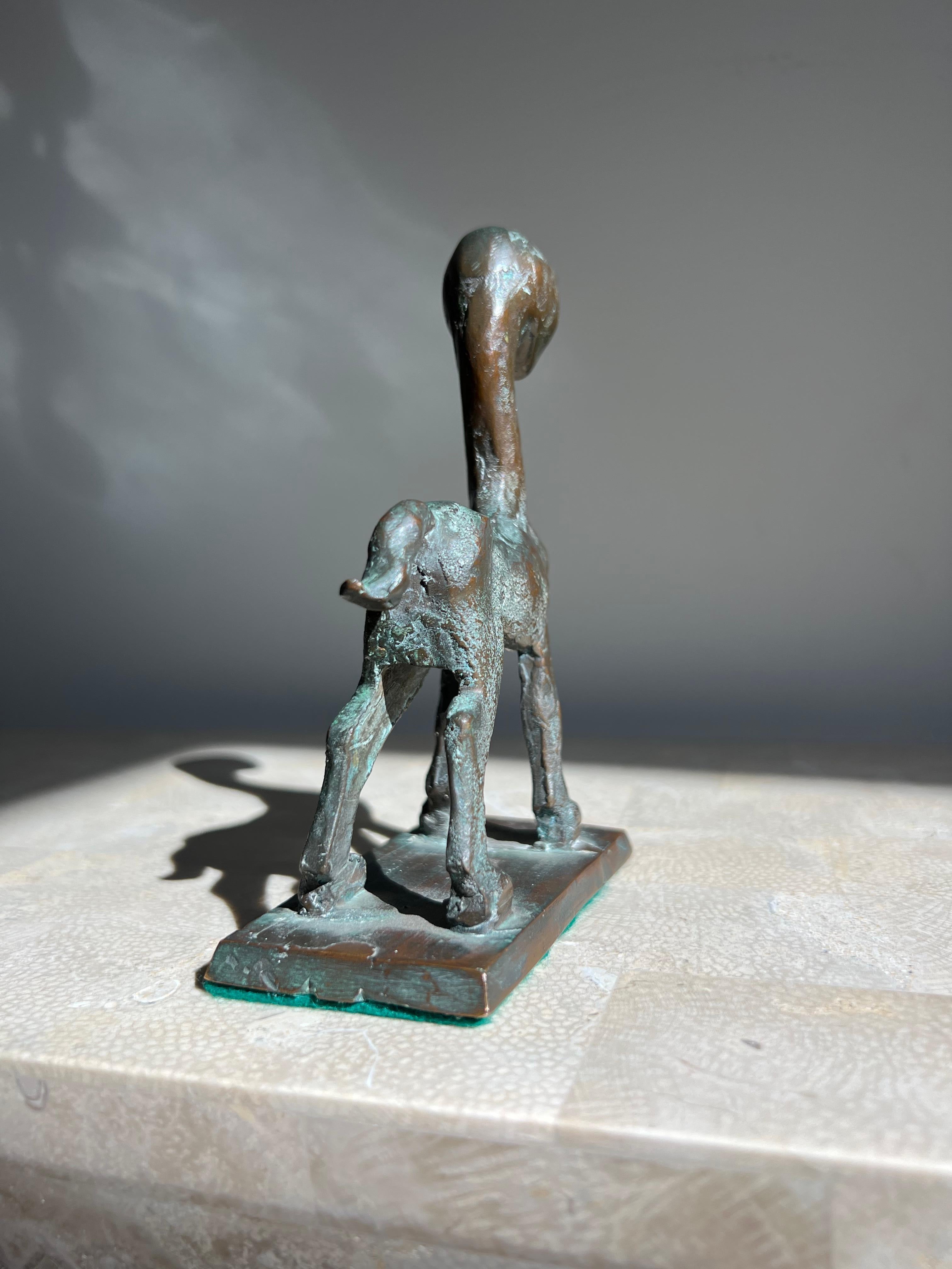 Sculpture en bronze de style néo-sumérindien moderniste d'un siècle, XXe siècle en vente 2