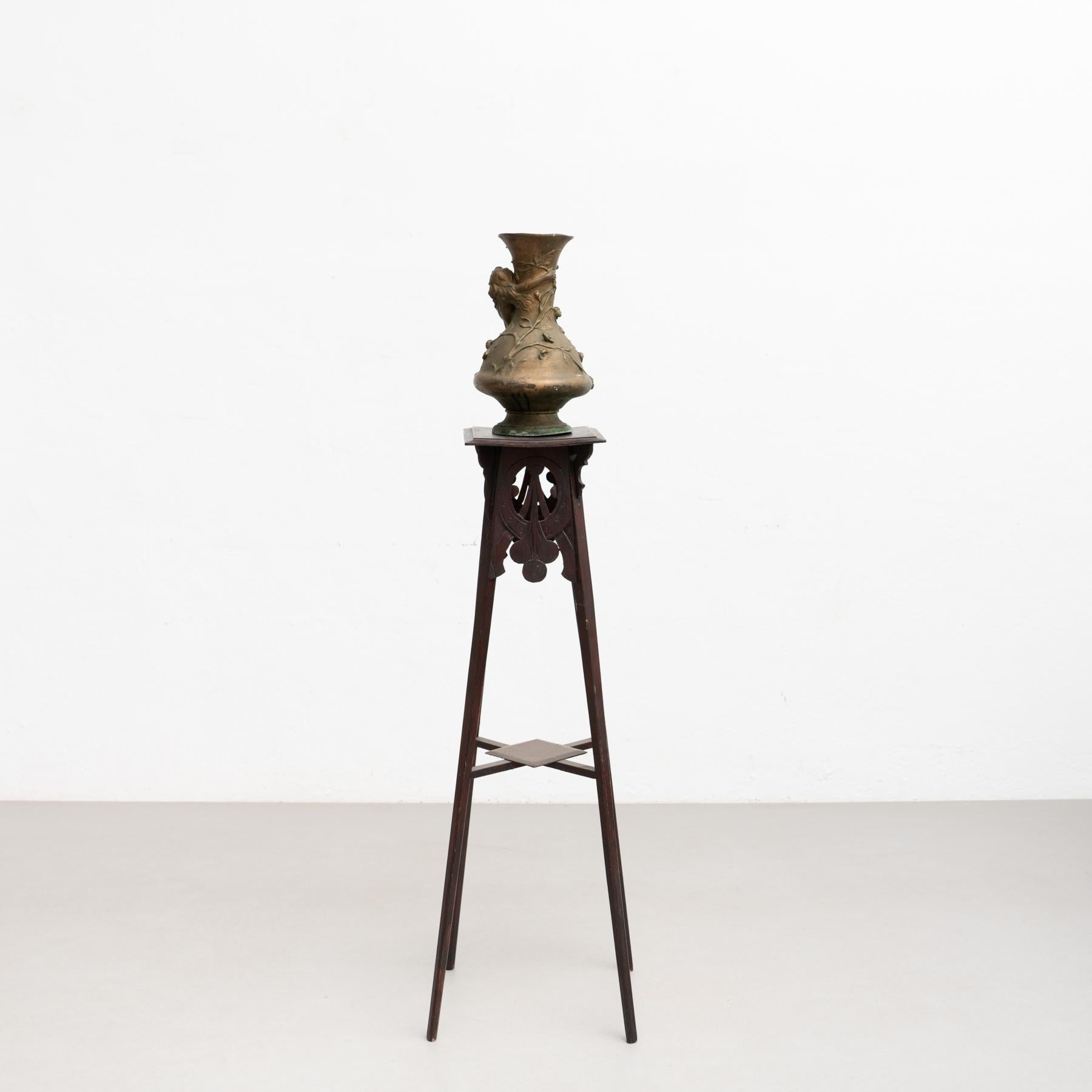 Vase moderniste en bronze de Noel R. dans un Stand en bois, circa 1920 en vente 2