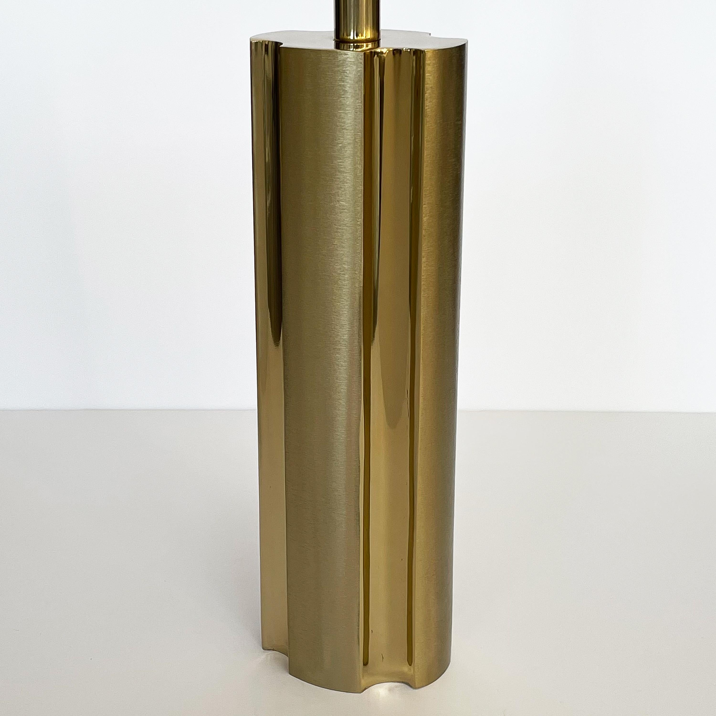 Modernist Brushed and Polished Brass Table Lamp by Laurel In Good Condition In Chicago, IL