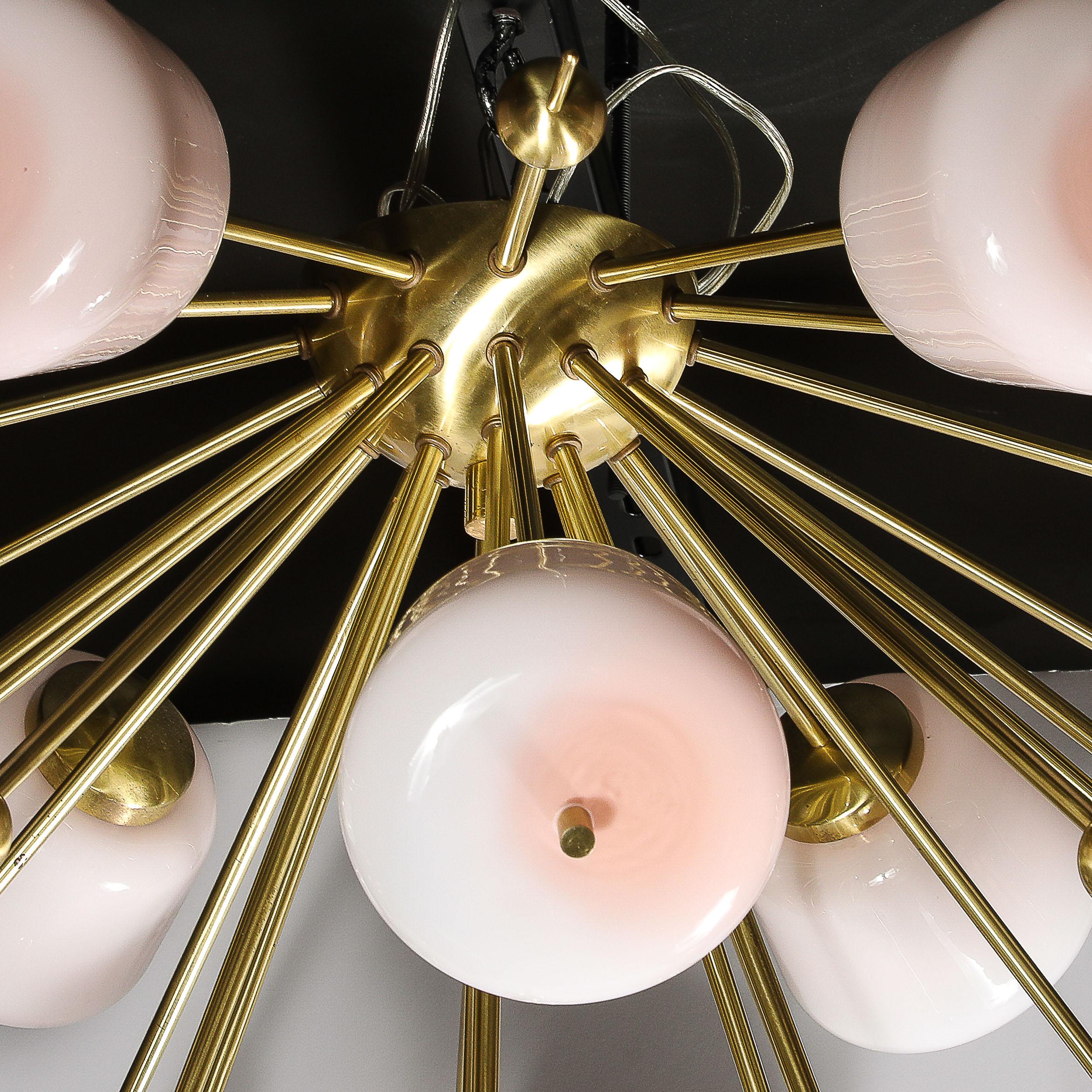Lustre Sputnik moderniste en laiton brossé et verre de Murano blanc en vente 6