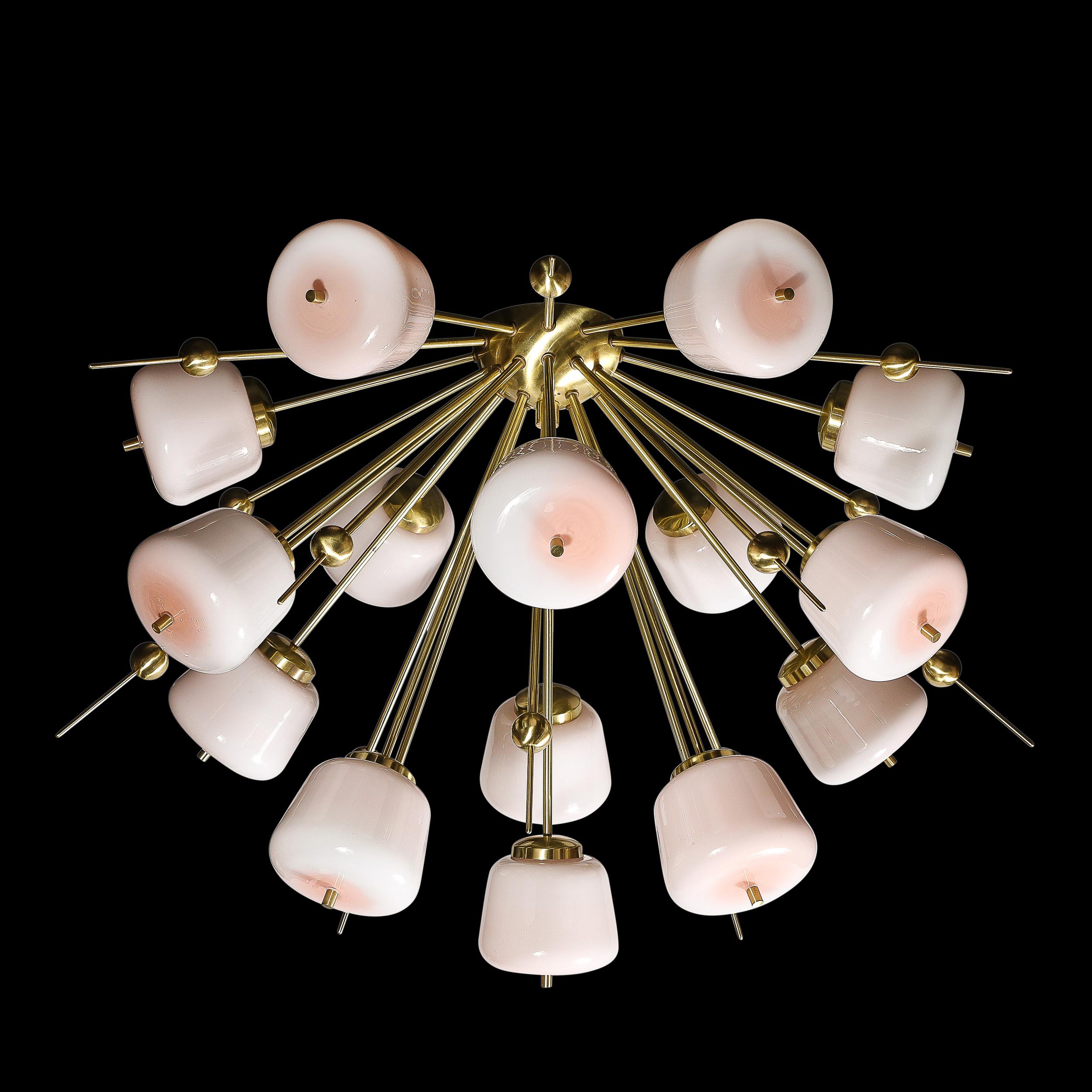 italien Lustre Sputnik moderniste en laiton brossé et verre de Murano blanc en vente