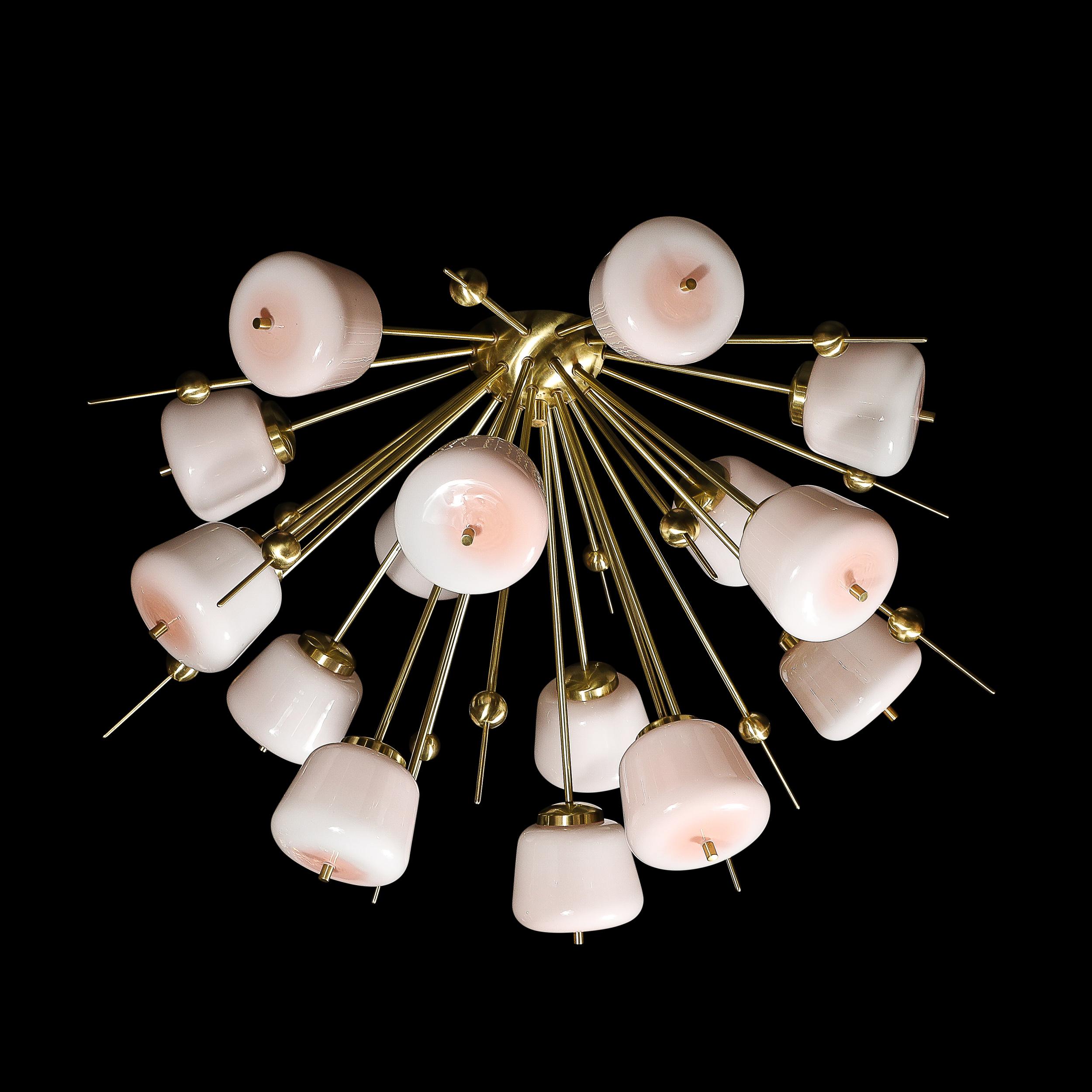 Lustre Sputnik moderniste en laiton brossé et verre de Murano blanc en vente 1