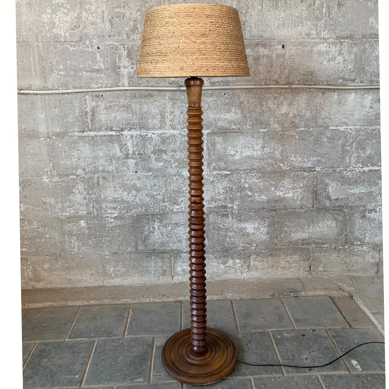Absolutely stunning wood turned bobbin floor lamp in oak often attributed to Charles Dudouyt and or Victor Courtray. The lamp as can be seen is in a great vintage condition with some very minor wear but no real flaws to mention. The vintage rope