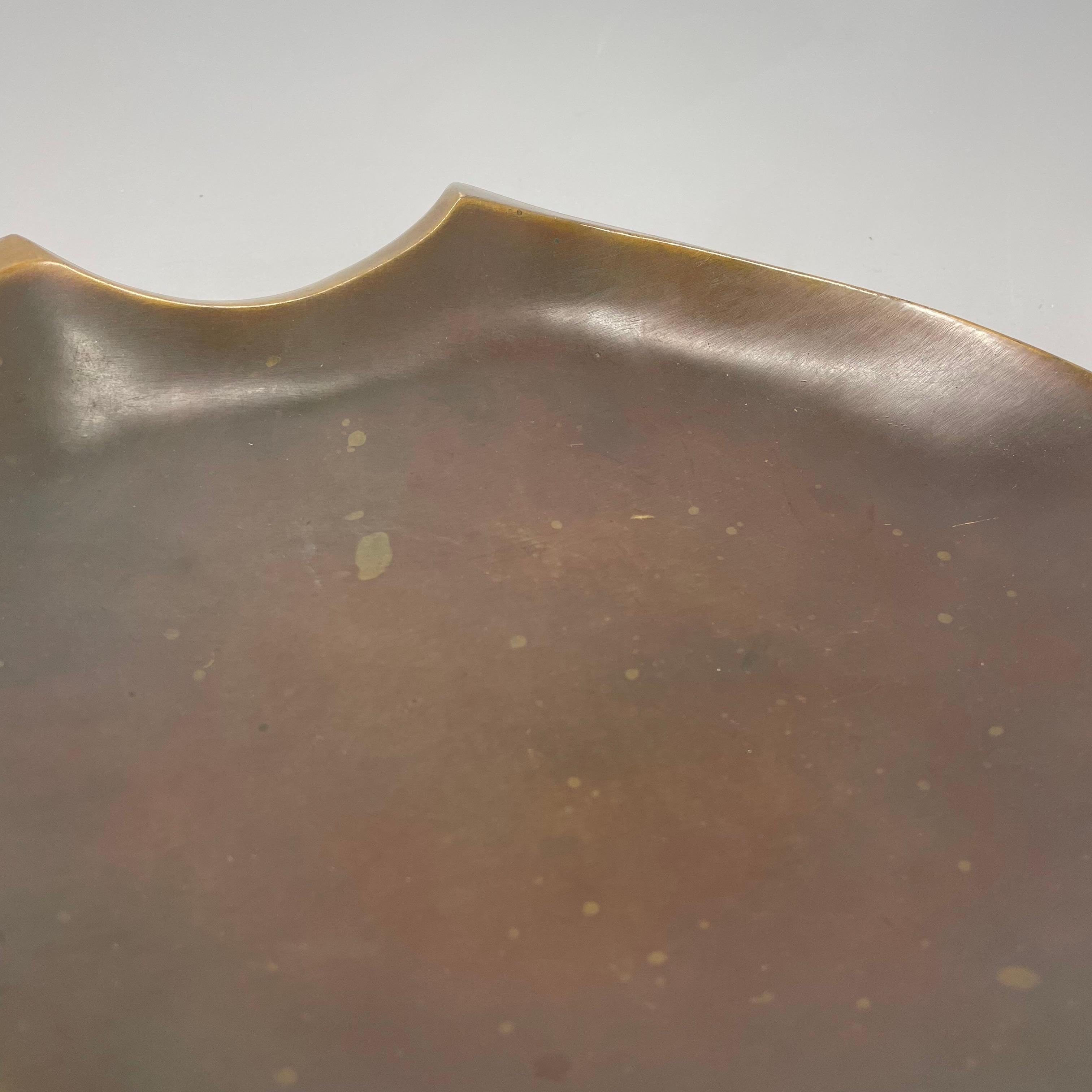 Modernist Brutalist HAGENAUER STYLE tripod Bronze shell bowl, AUSTRIA, 1950s For Sale 5