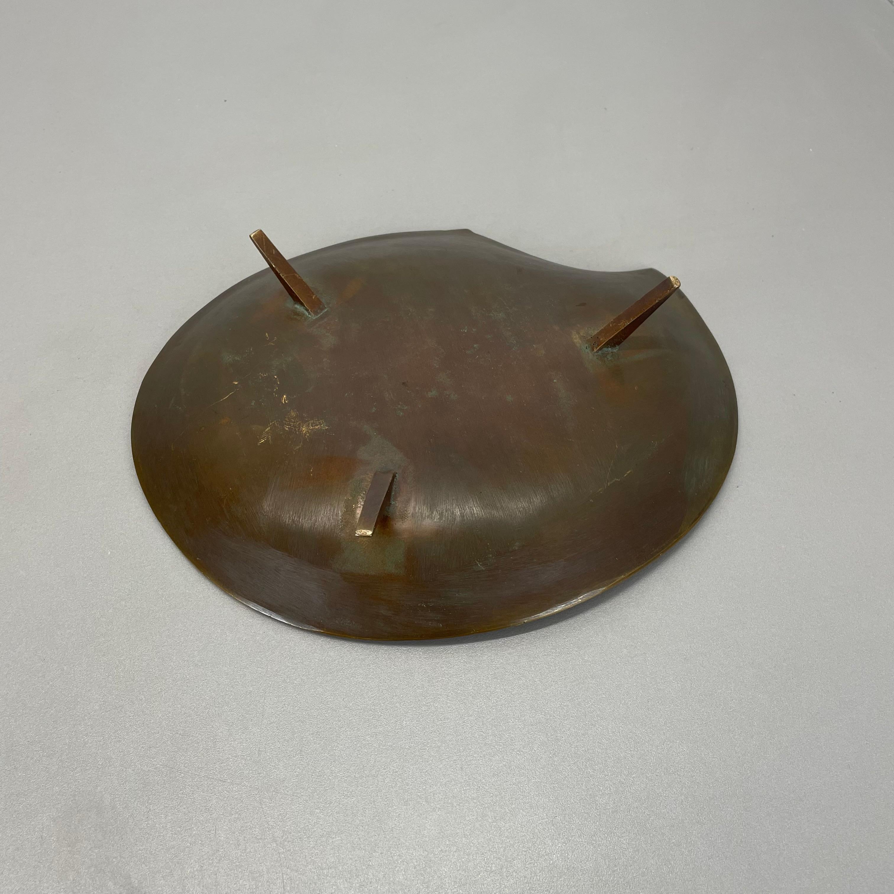 Modernist Brutalist HAGENAUER STYLE tripod Bronze shell bowl, AUSTRIA, 1950s For Sale 7