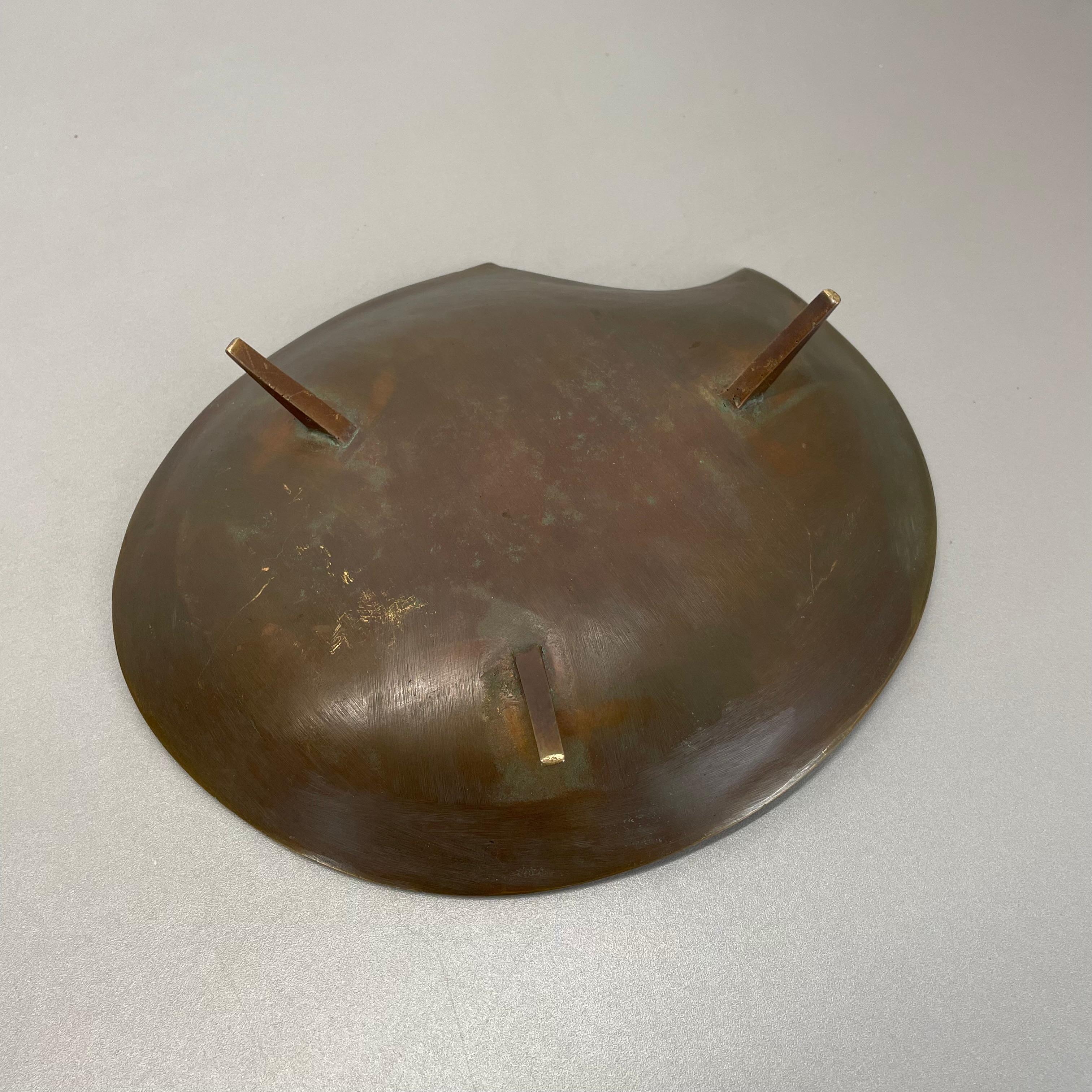 Modernist Brutalist HAGENAUER STYLE tripod Bronze shell bowl, AUSTRIA, 1950s For Sale 11