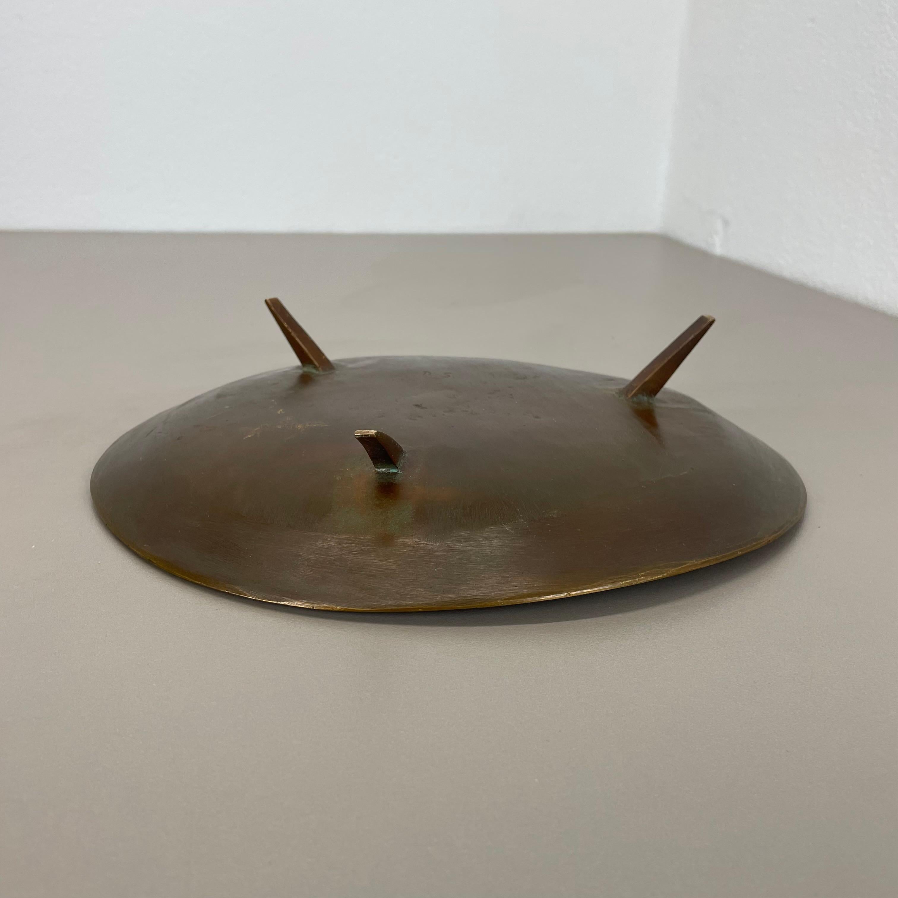 Modernist Brutalist HAGENAUER STYLE tripod Bronze shell bowl, AUSTRIA, 1950s For Sale 12