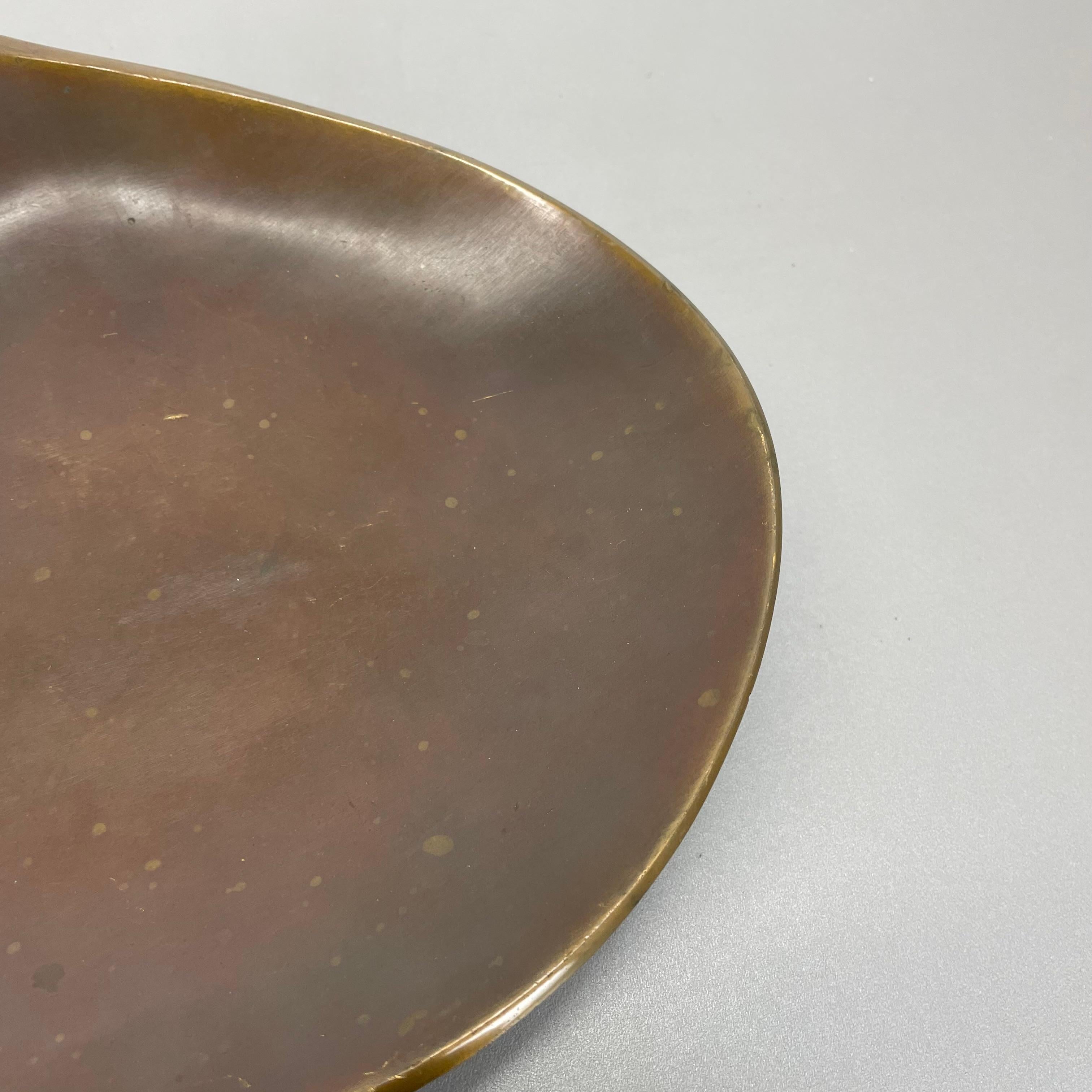 Modernist Brutalist HAGENAUER STYLE tripod Bronze shell bowl, AUSTRIA, 1950s For Sale 2