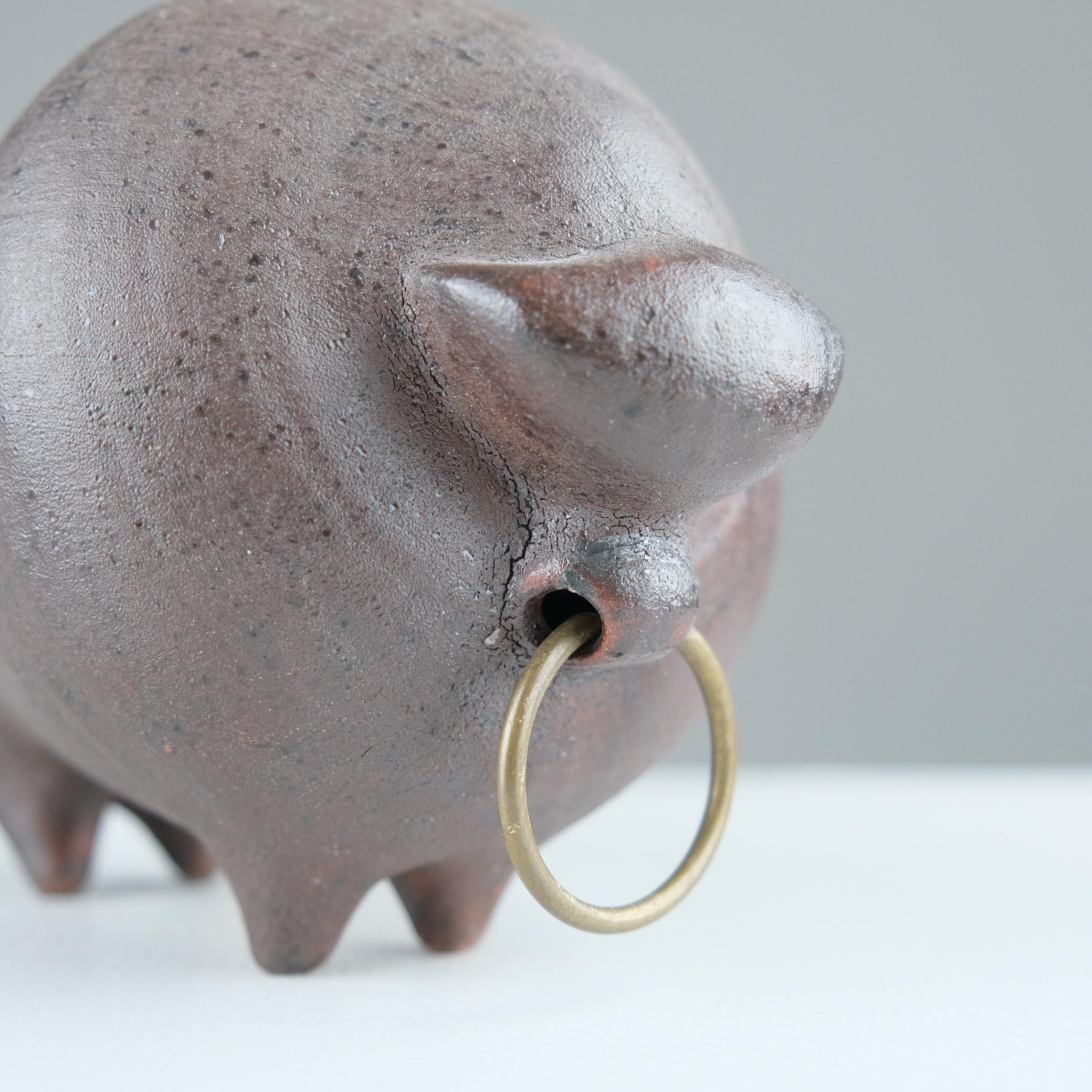 Modernist Bull Figurine by Viljo Mäkinen in Red Clay & Brass, Finland 1960s For Sale 2