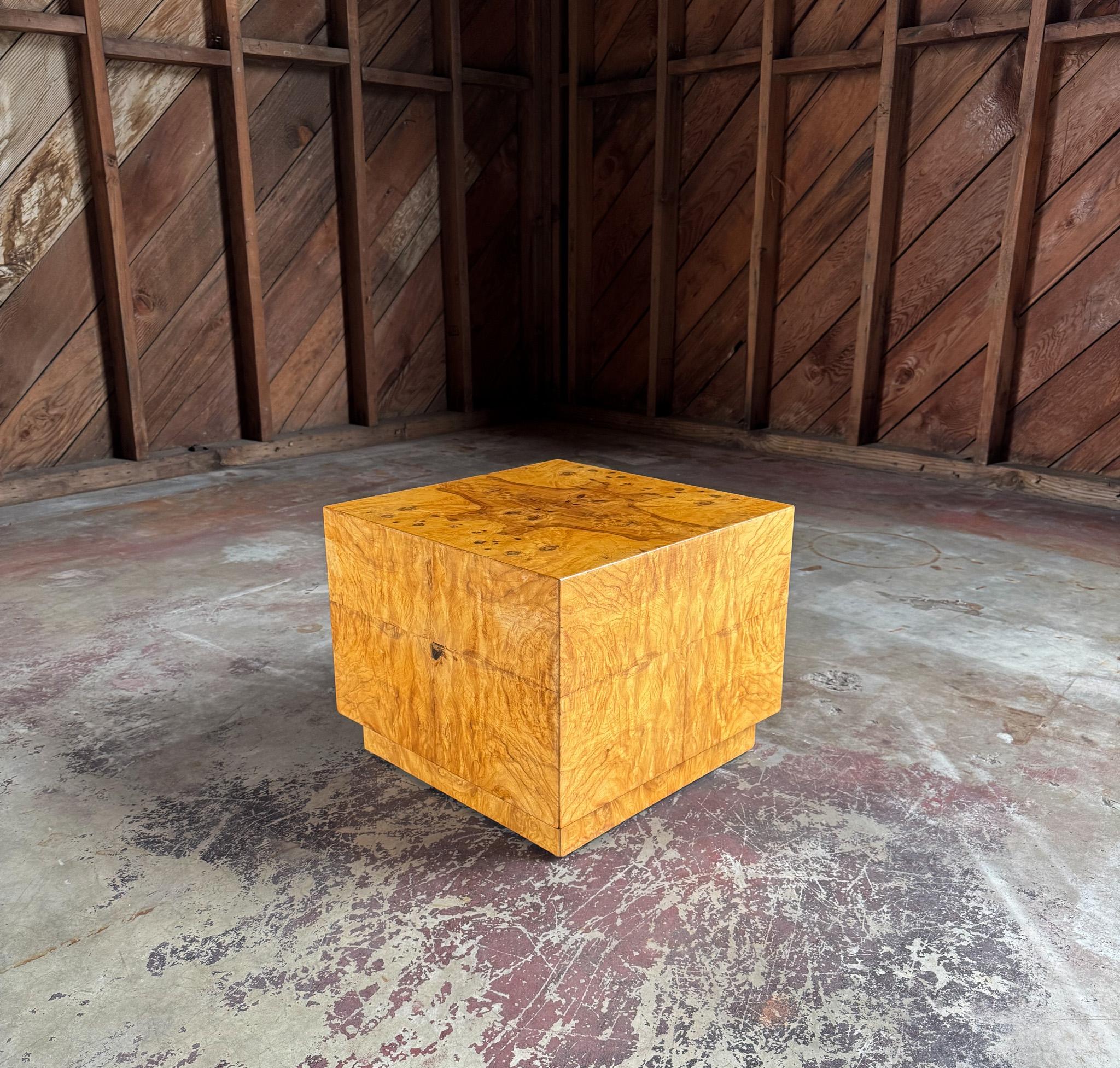 Tavoli cubici modernisti in Wood Wood, Stati Uniti, 1970 ca. In condizioni buone a San Juan Capistrano, CA