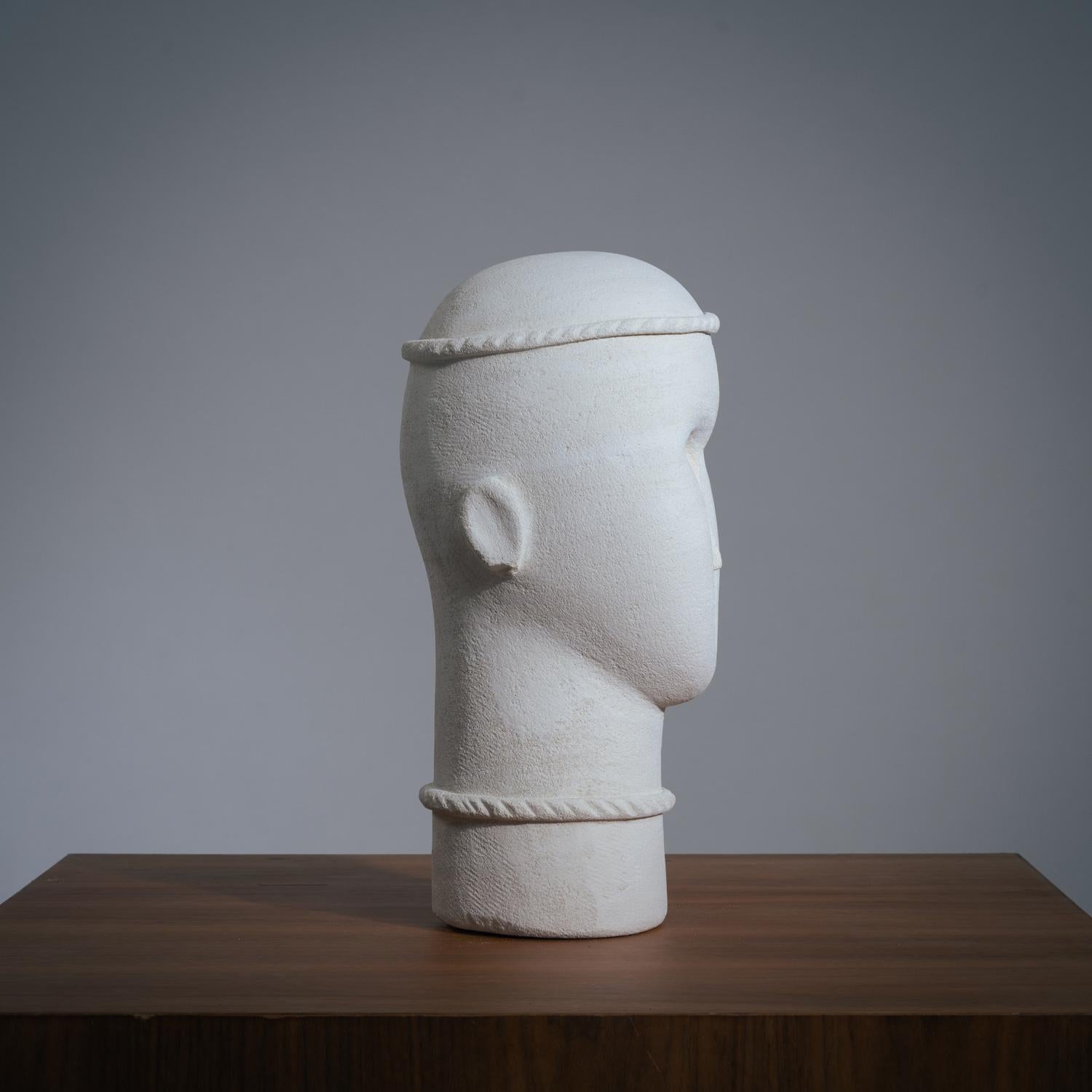 Scultura modernista in pietra arenaria In condizioni buone in vendita a Zevenaar, NL