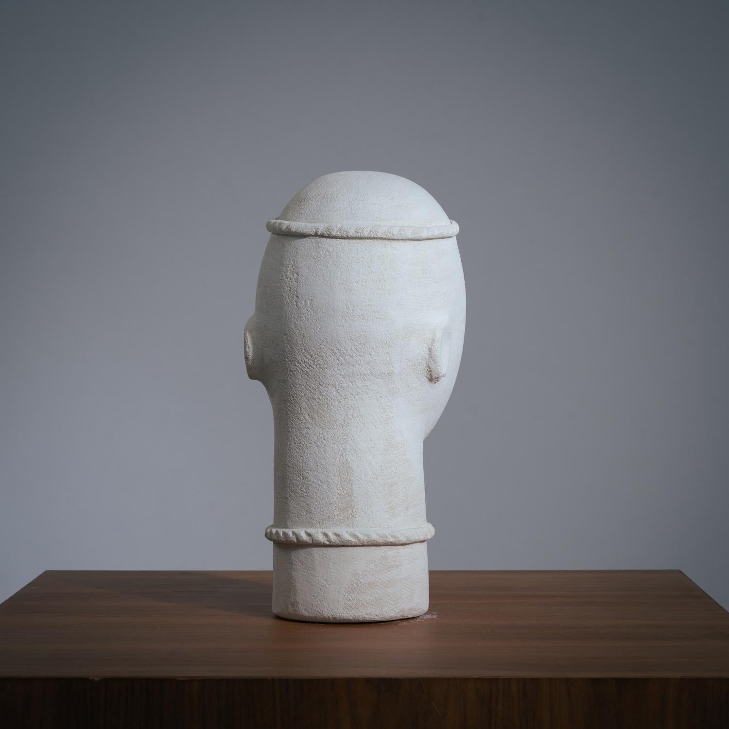 Fine XX secolo Scultura modernista in pietra arenaria in vendita