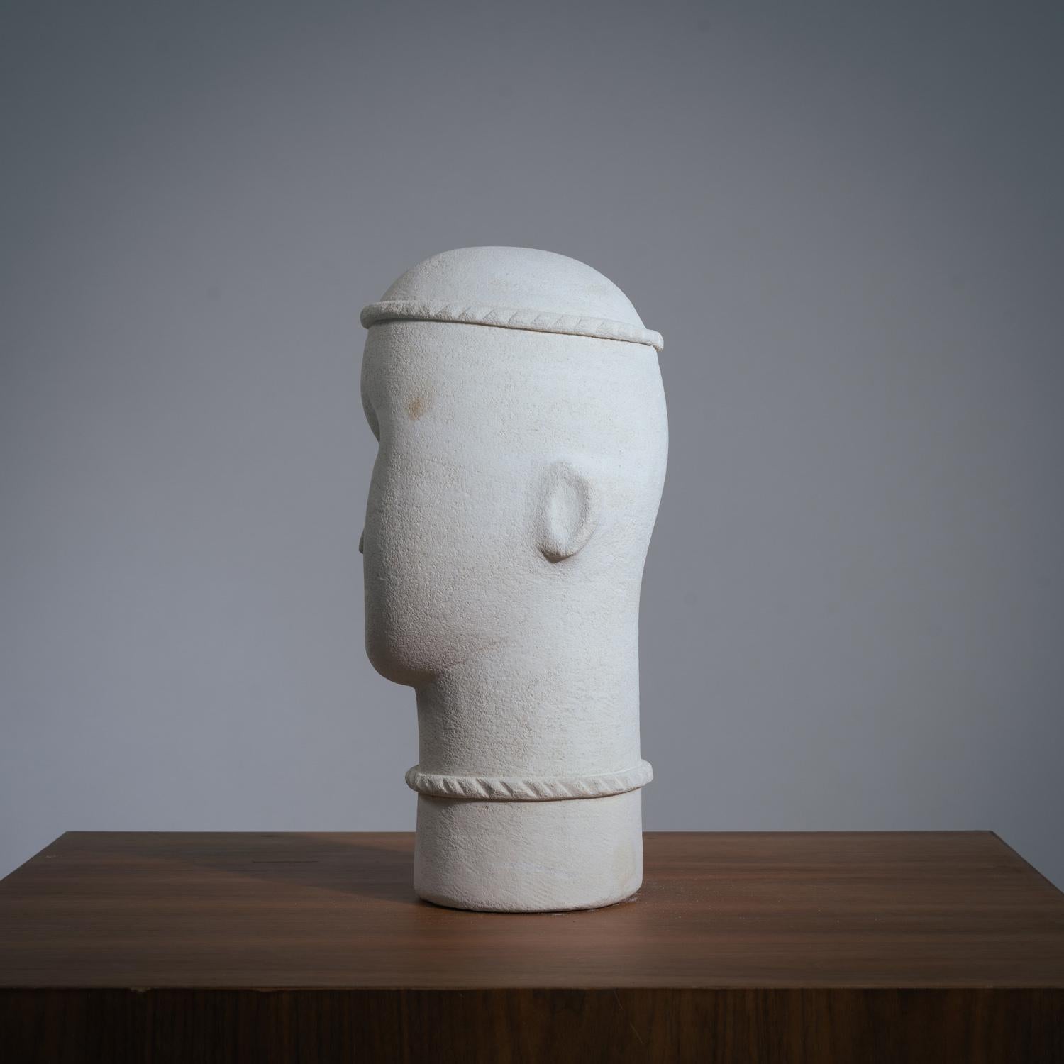 Scultura modernista in pietra arenaria in vendita 1