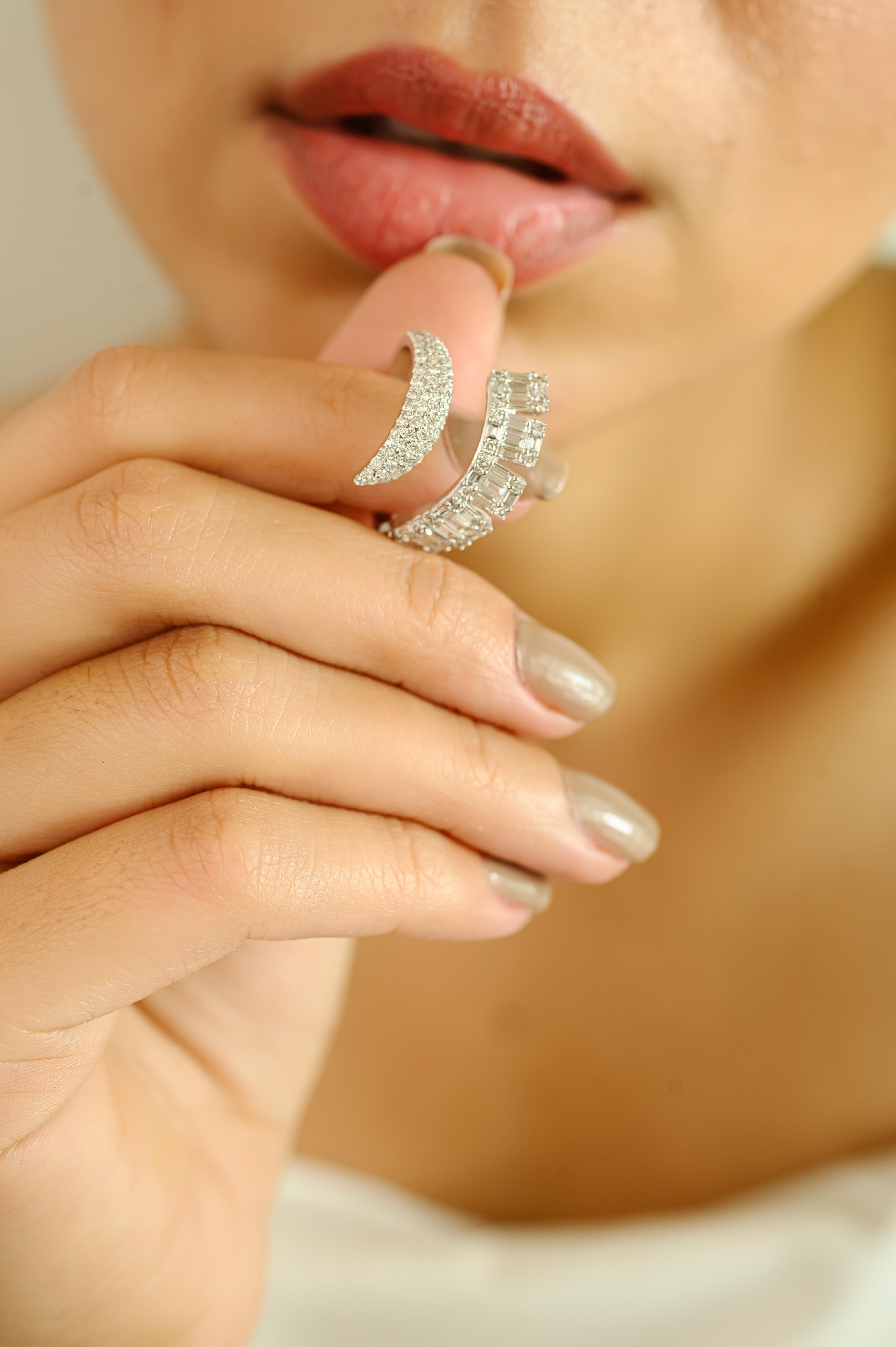 in vendita:  Modernist Bypass Ring in 14K White Gold with Brilliant & Emerald-Cut Diamonds 8