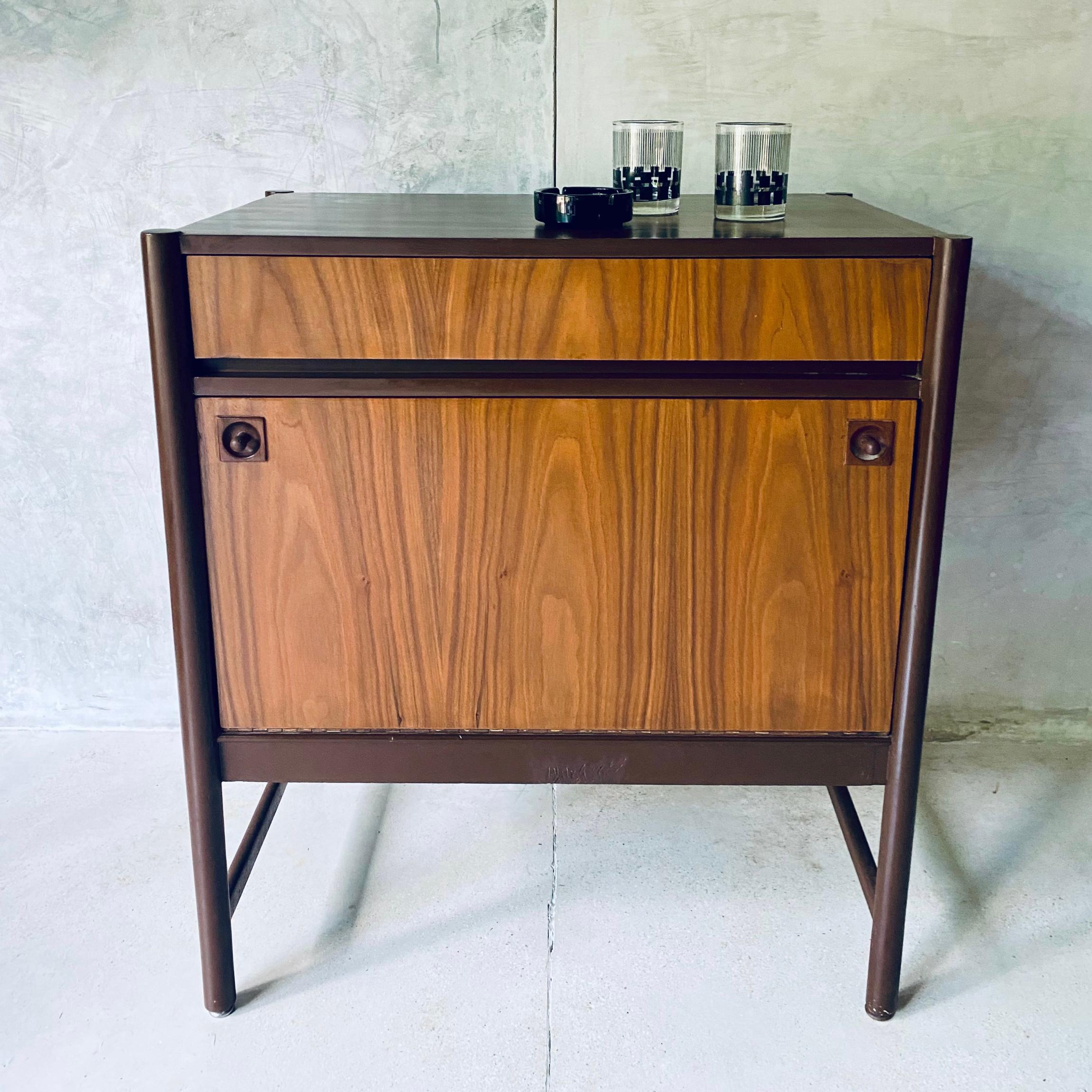 Armario modernista de M. Van Beuren en Bueno estado para la venta en Mérida, Yucatan