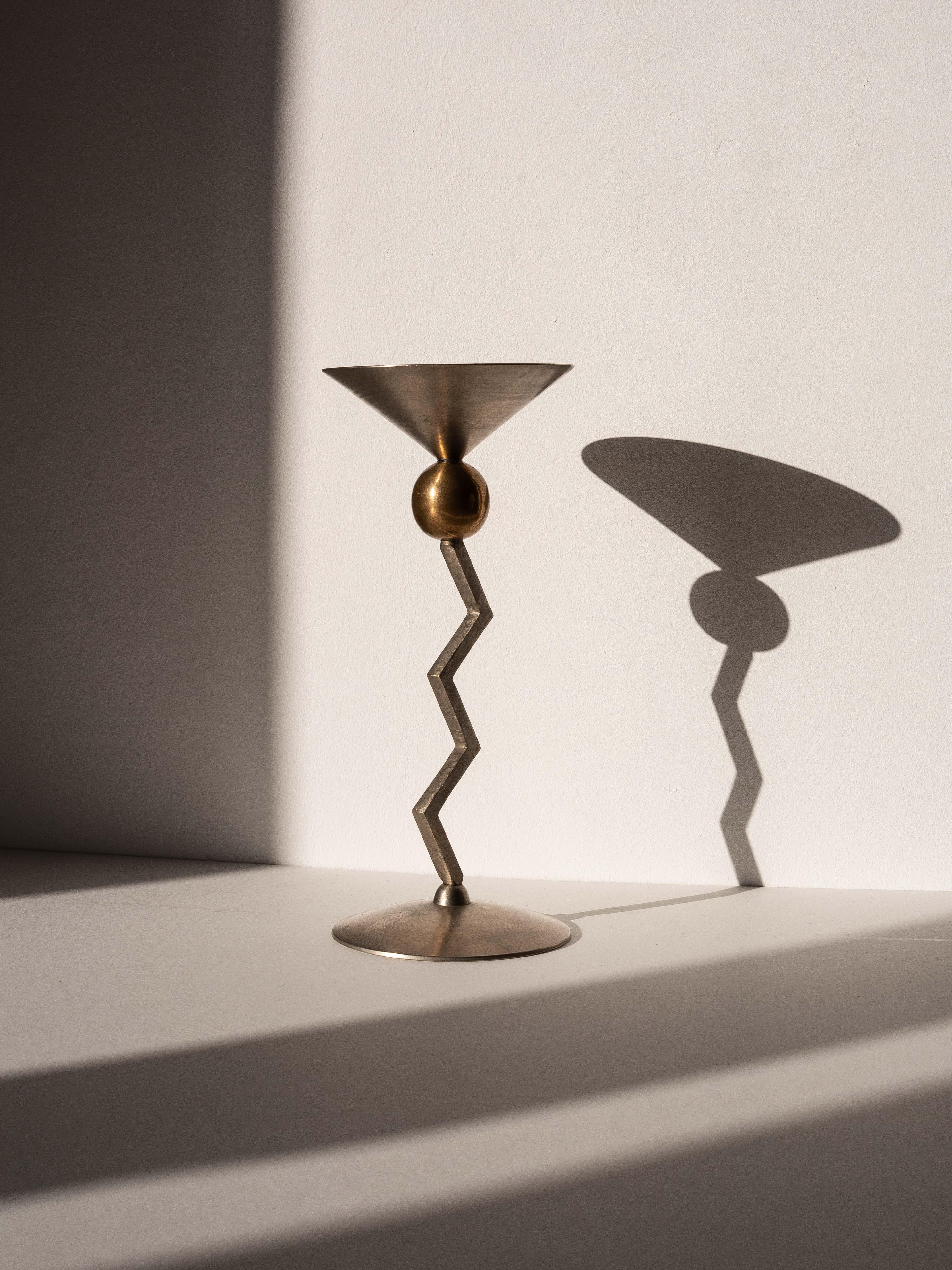 Modernist Kerzenhalter - Edelstahl Brutalist Kerzenständer - Italien 1980er (Italienisch) im Angebot