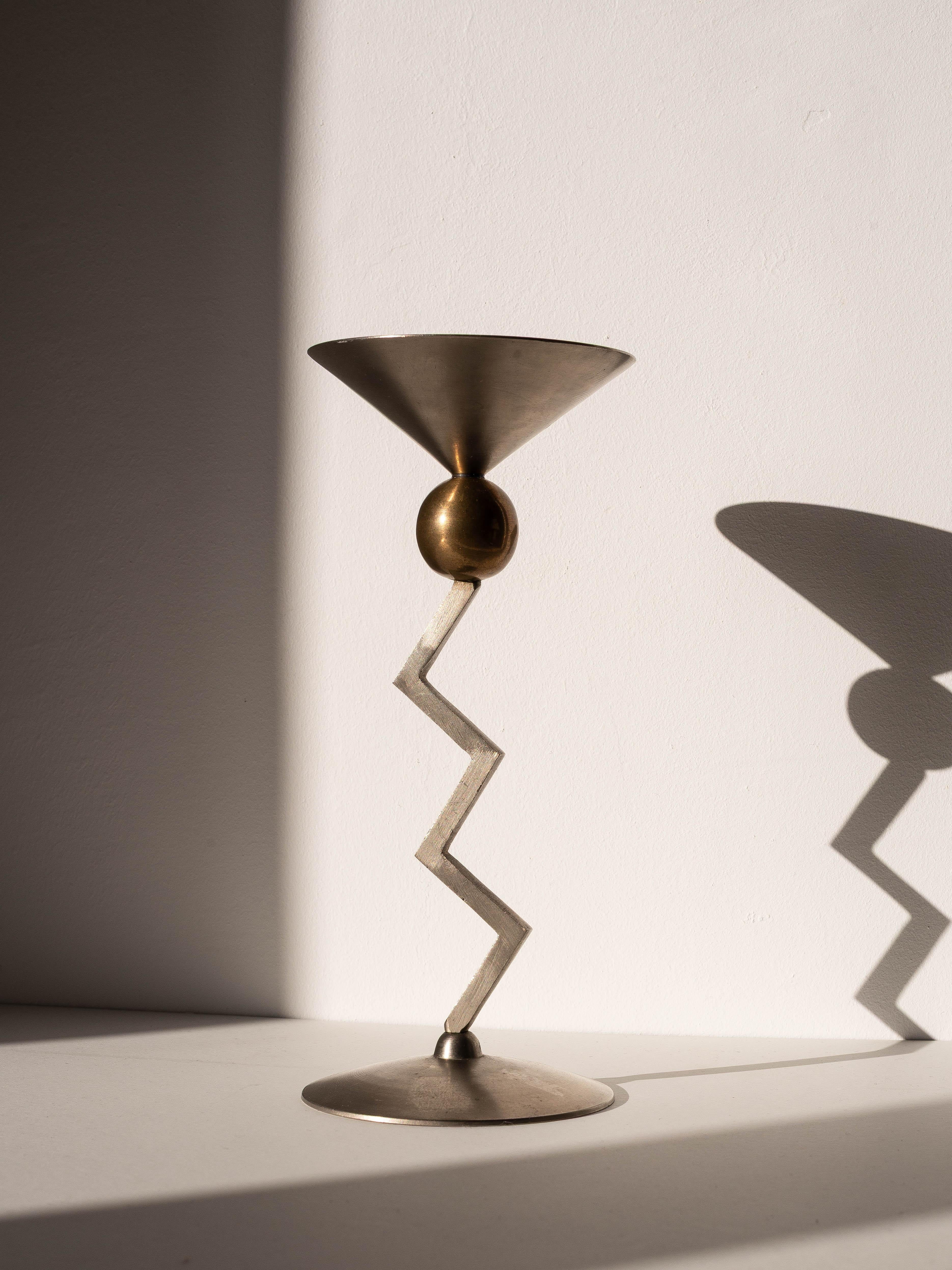 Modernist Kerzenhalter - Edelstahl Brutalist Kerzenständer - Italien 1980er im Zustand „Gut“ im Angebot in ROUEN, Normandie