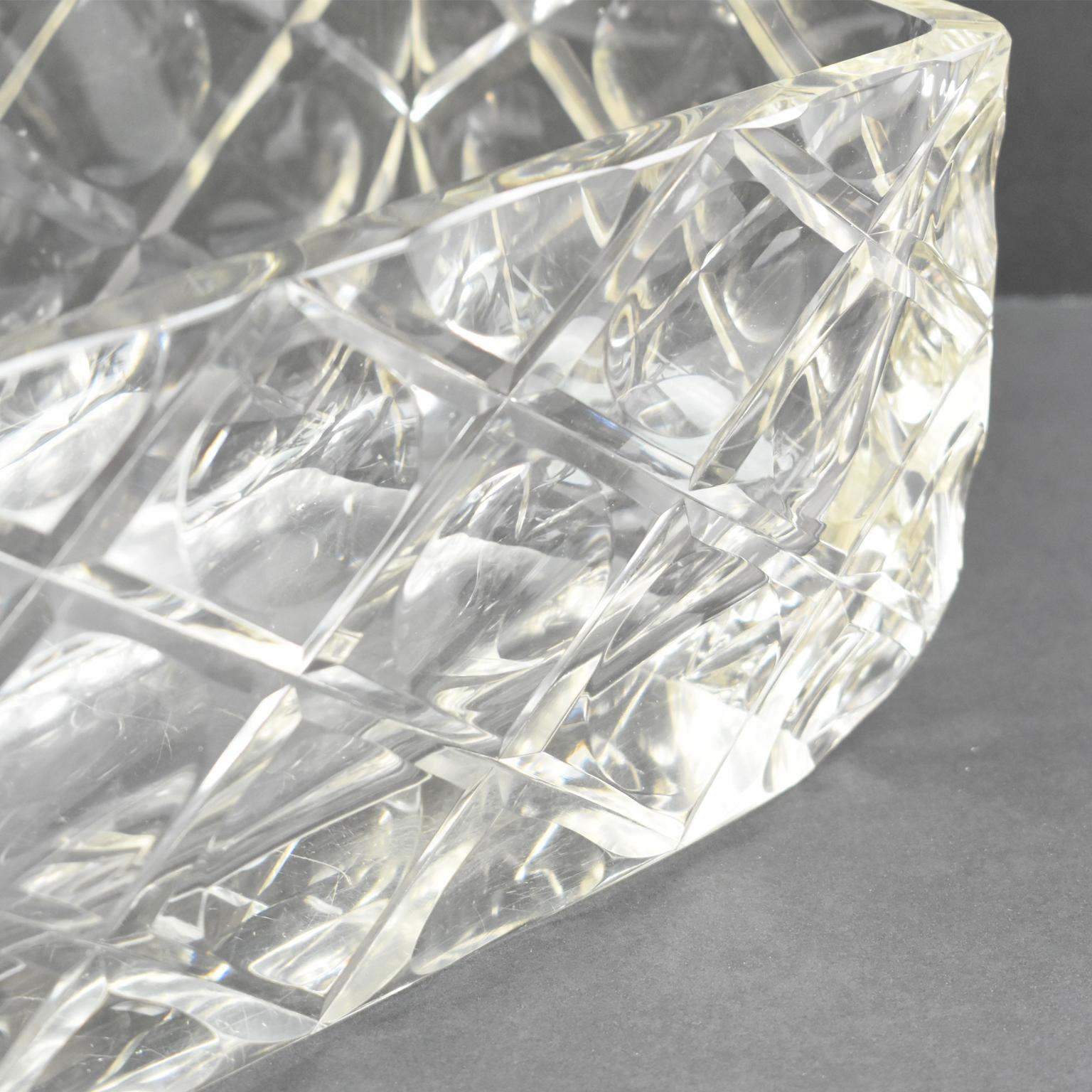 Modernist Carved Crystal Centerpiece Decorative Bowl, circa 1930 For Sale 2