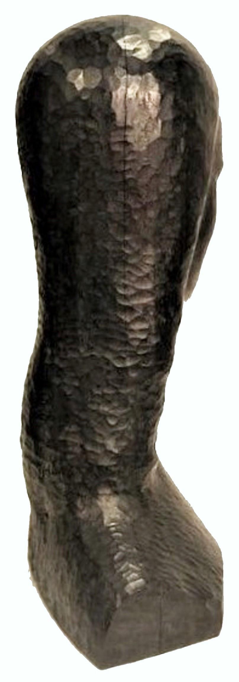 Buste féminin moderniste sculpté en bois ébénisé, vers 1950 en vente 1