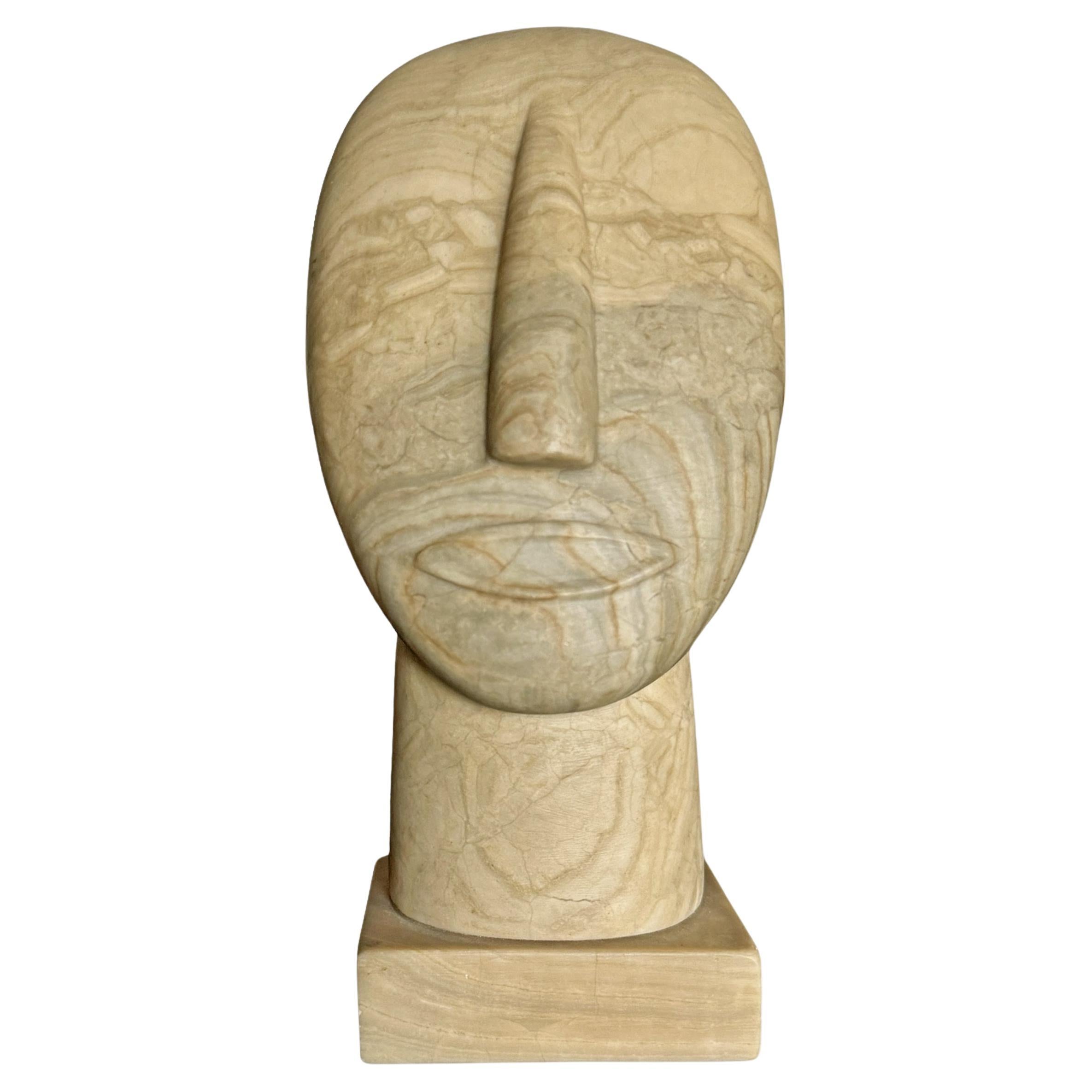 Busto retrato modernista tallado en piedra en venta
