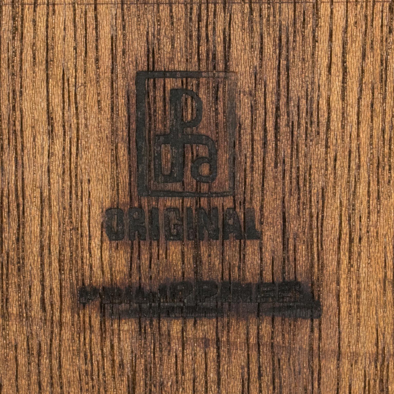 Panel Escultura Decorativa Modernista Cara Tallada en Madera, un par en venta 3