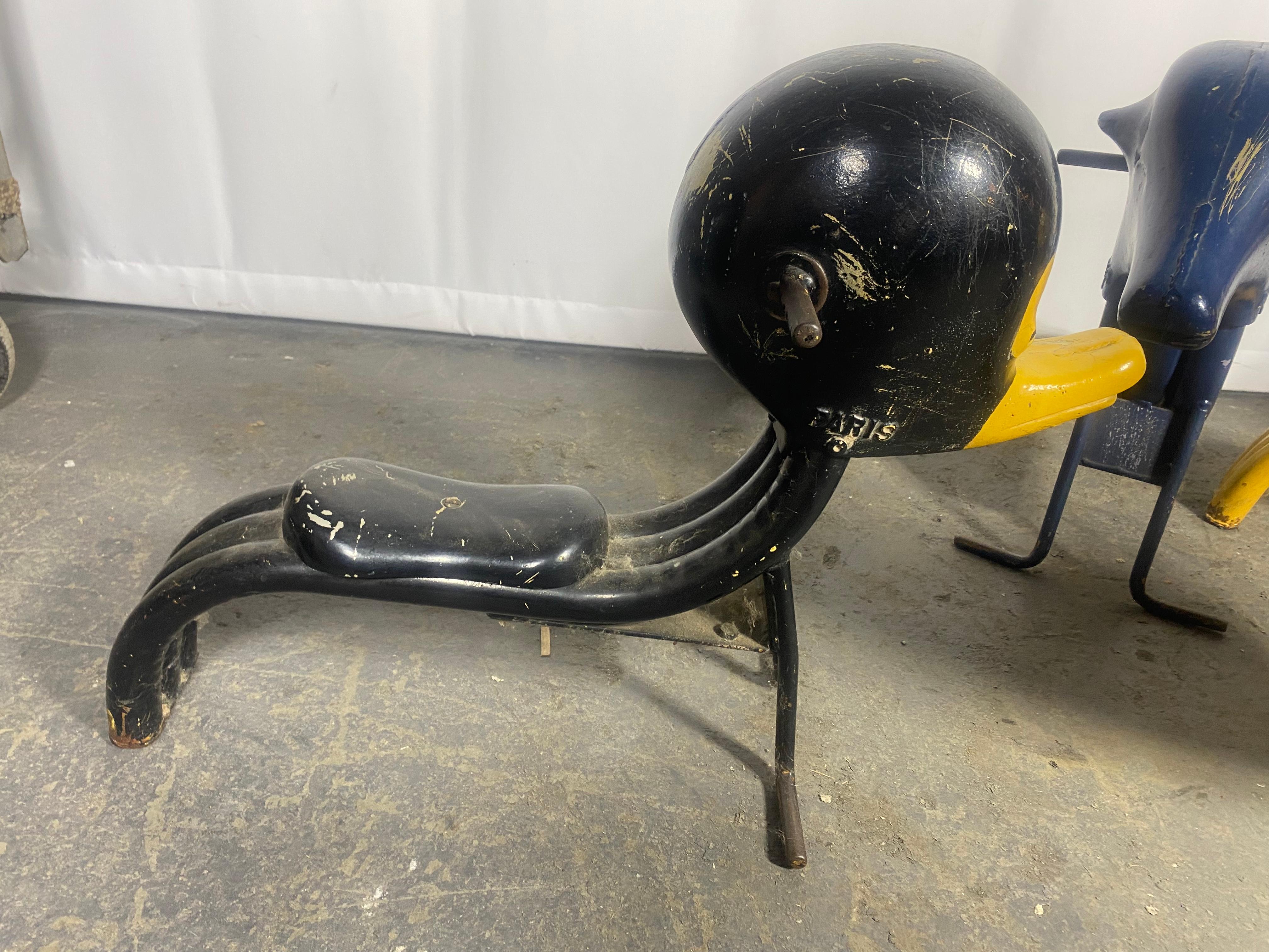 Modernist Cast Aluminum Spring Ride On Playground Animals / Sculptures Paris Co  In Distressed Condition For Sale In Buffalo, NY