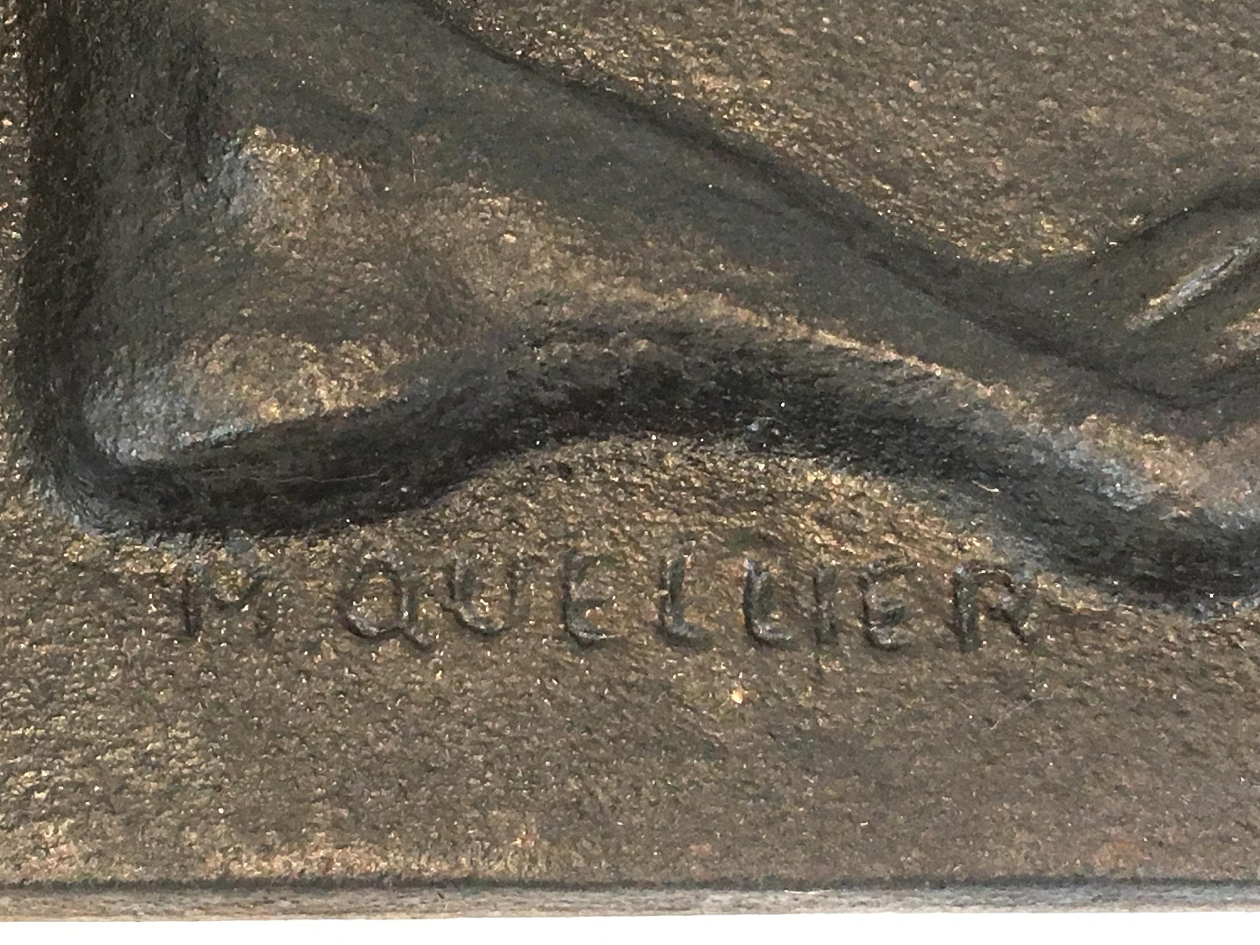 Plaque de cheminée en fonte moderniste représentant une femme nue stylisée signée Quellier Bon état - En vente à Marcq-en-Barœul, Hauts-de-France