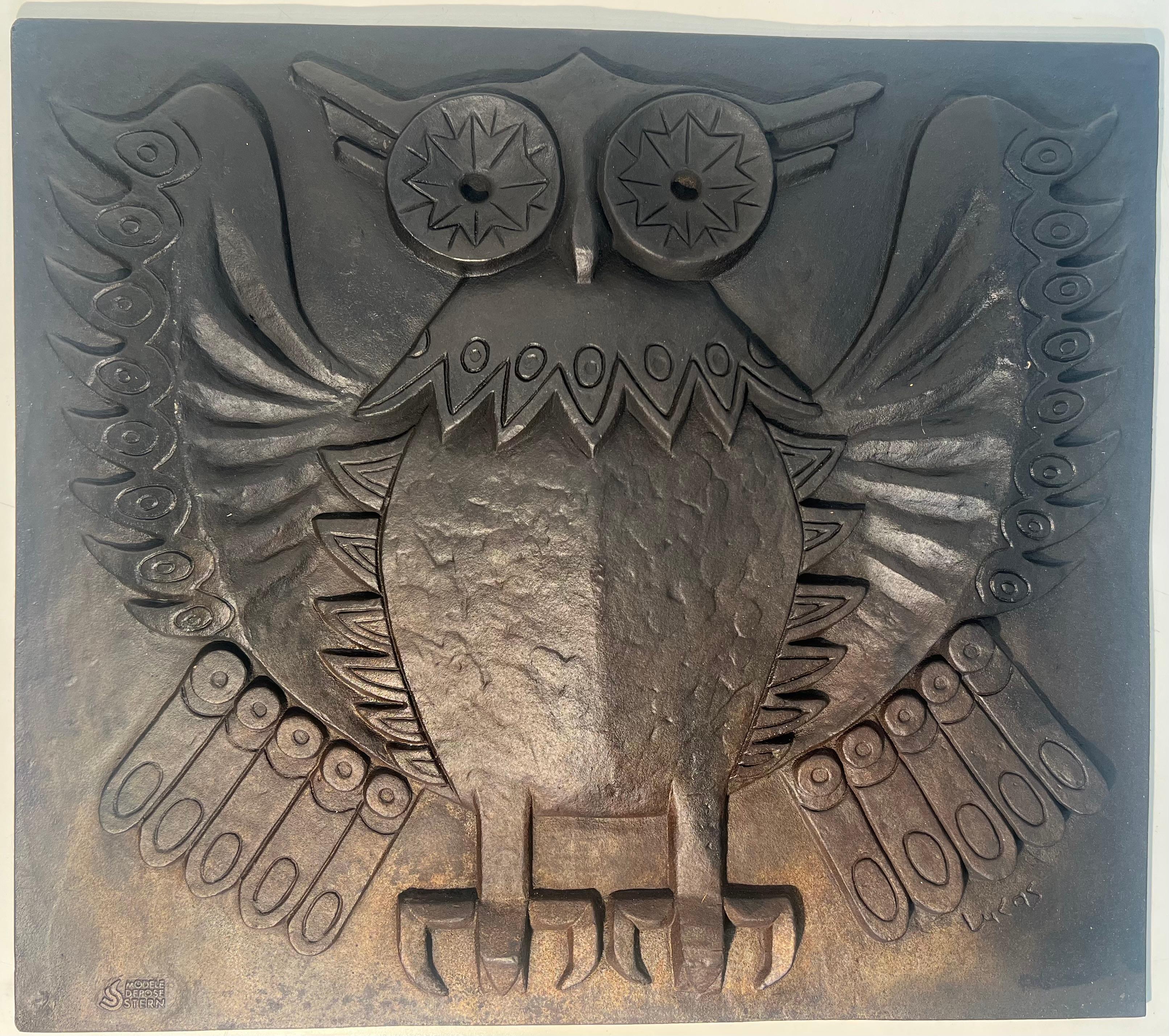 Modernist Cast Iron Fireback Showing an Owl Signed by Lucas For Stern For Sale 6