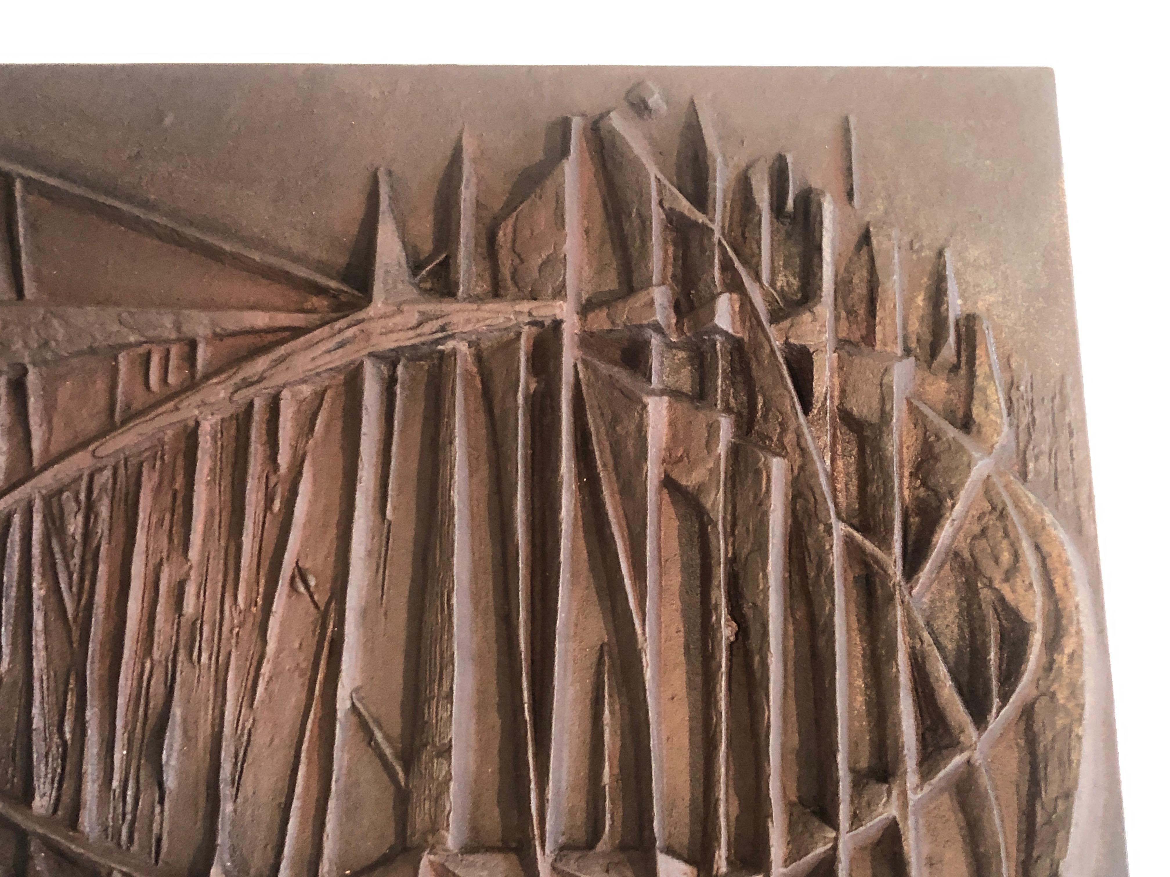 Moulage Plaque de cheminée moderniste en fonte, signée F. Loriot, française, datant d'environ 1970