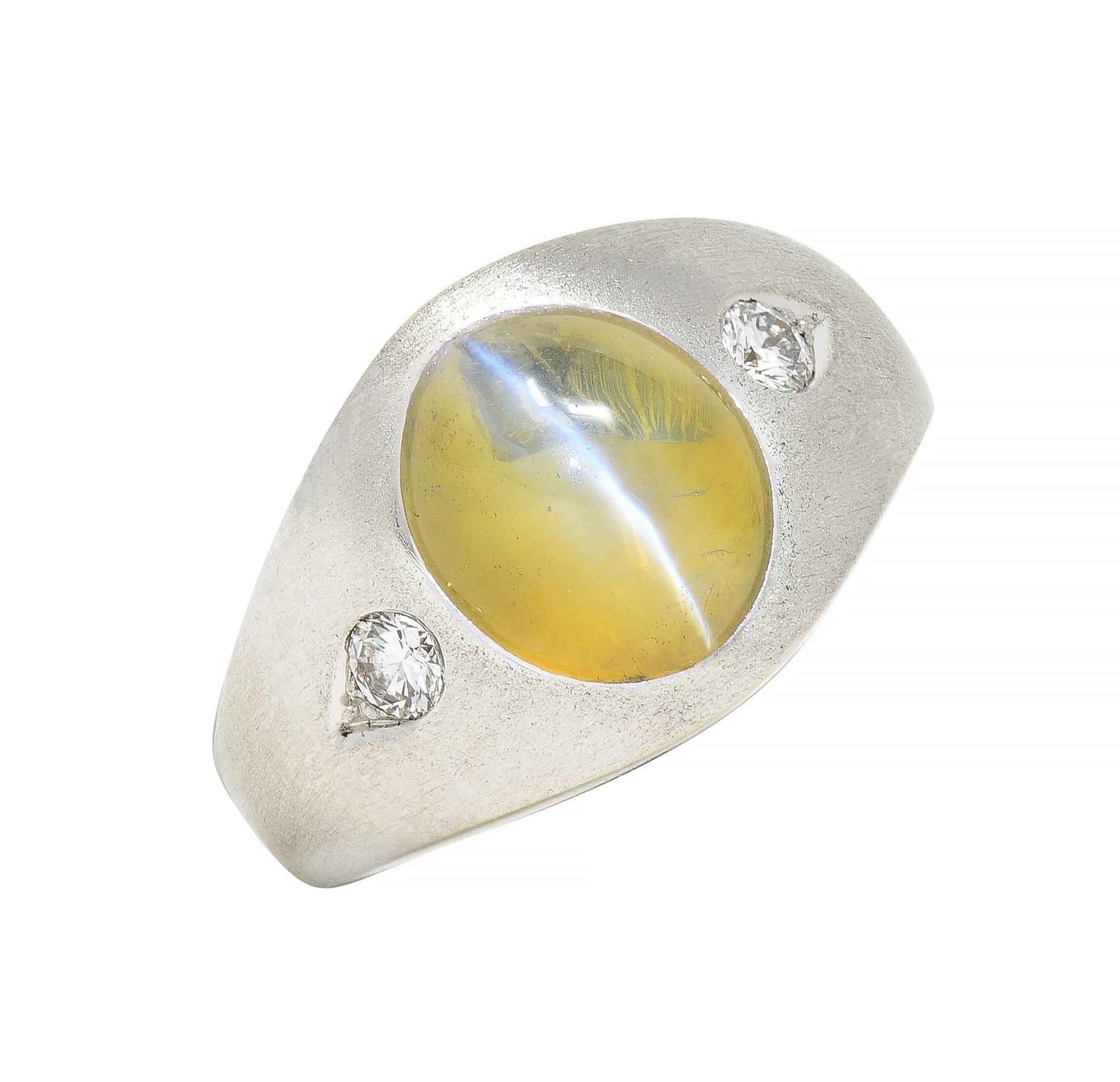 Modernist Cat's Eye Chrysoberyl Diamond 14 Karat White Gold Vintage Signet Ring For Sale 5
