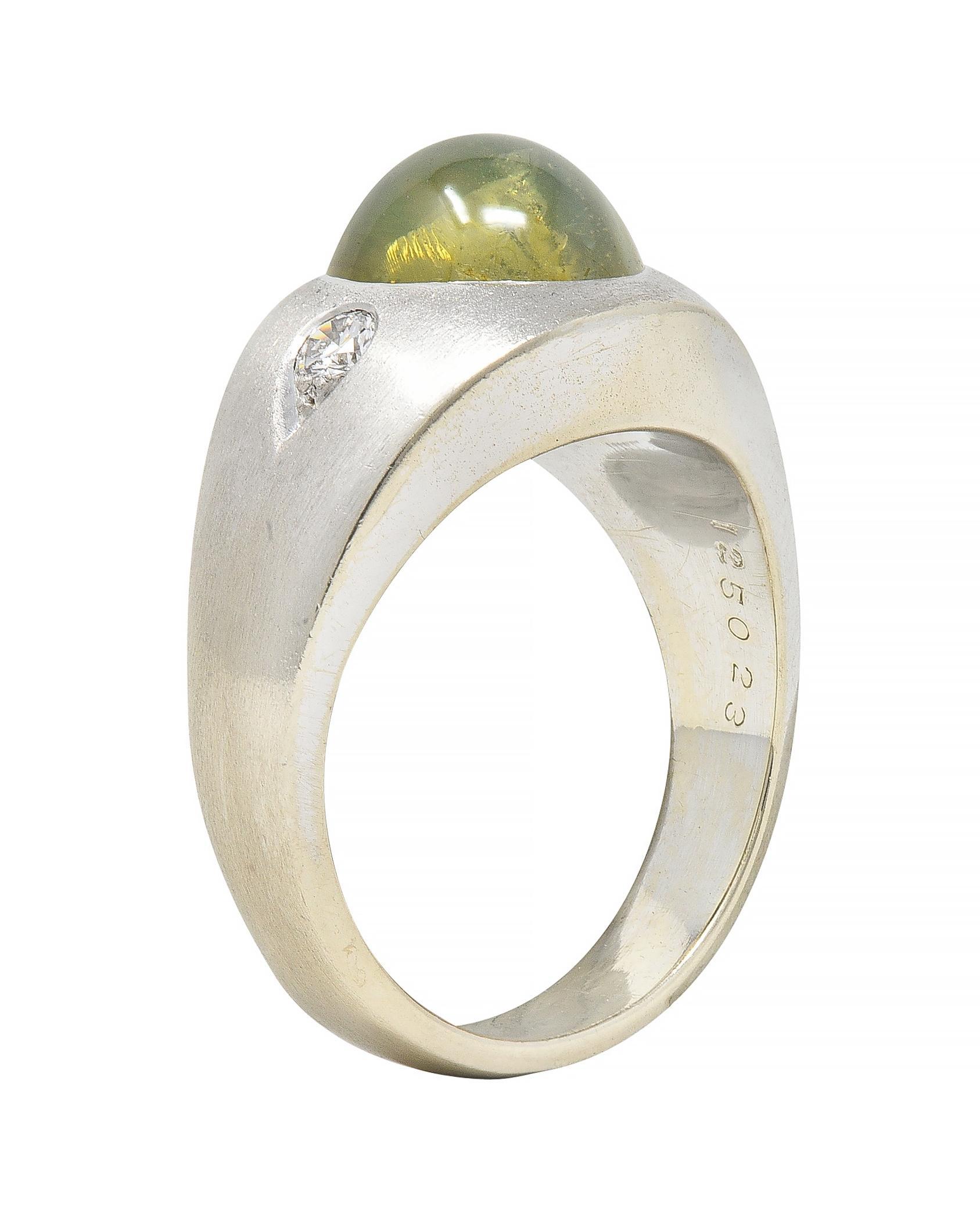 Modernist Cat's Eye Chrysoberyl Diamond 14 Karat White Gold Vintage Signet Ring For Sale 8