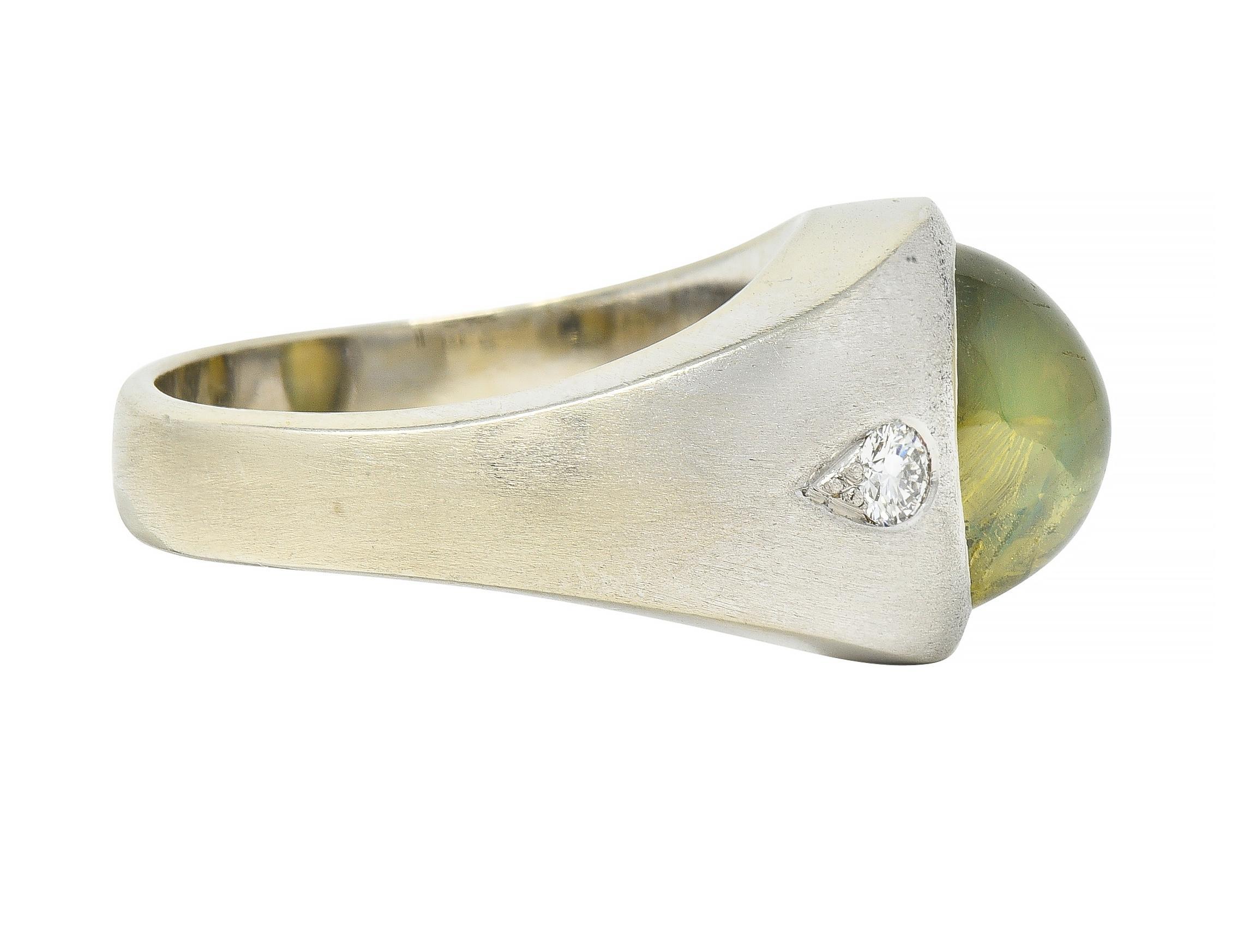Modernist Cat's Eye Chrysoberyl Diamond 14 Karat White Gold Vintage Signet Ring In Excellent Condition For Sale In Philadelphia, PA