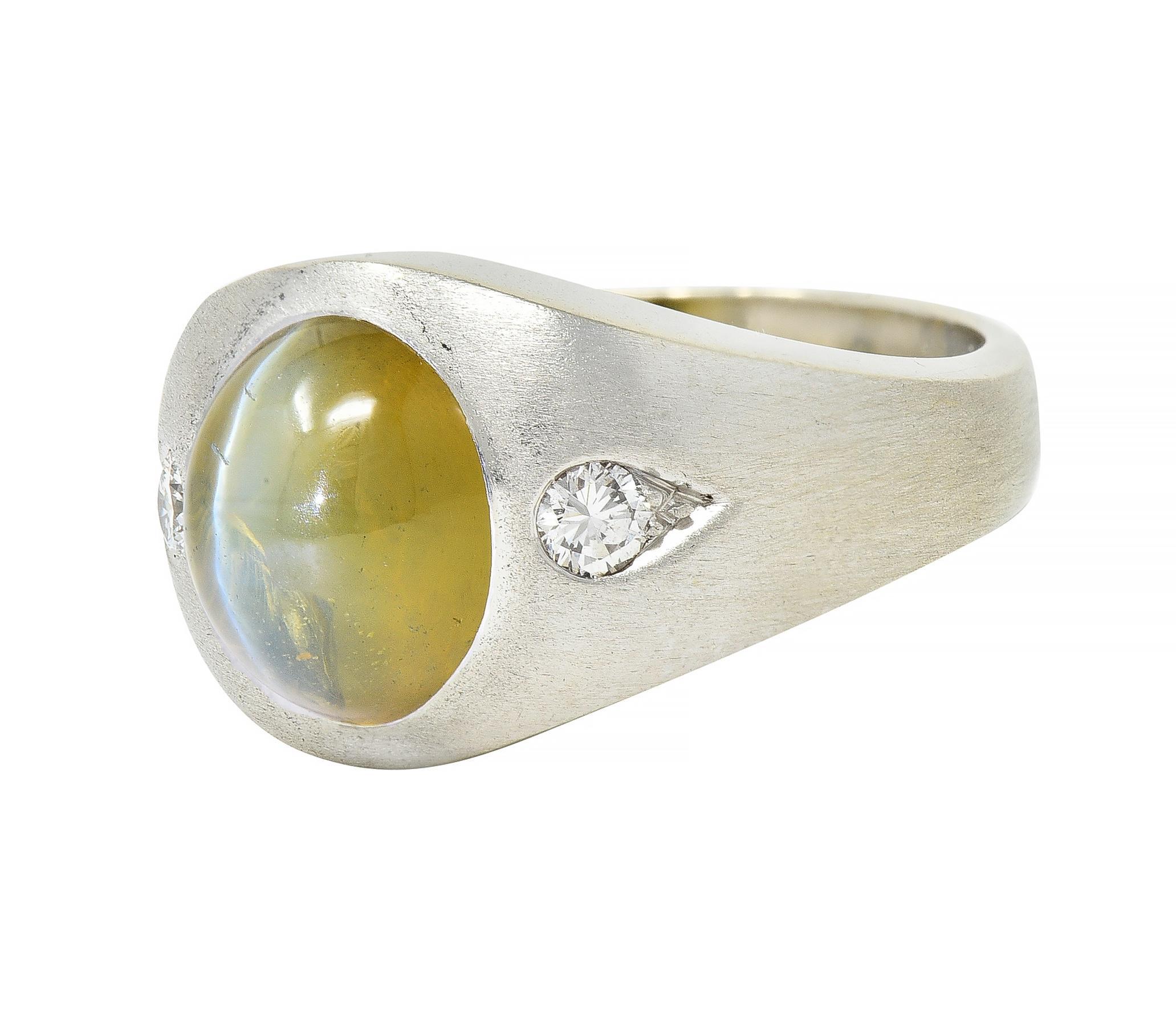 Modernist Cat's Eye Chrysoberyl Diamond 14 Karat White Gold Vintage Signet Ring For Sale 2