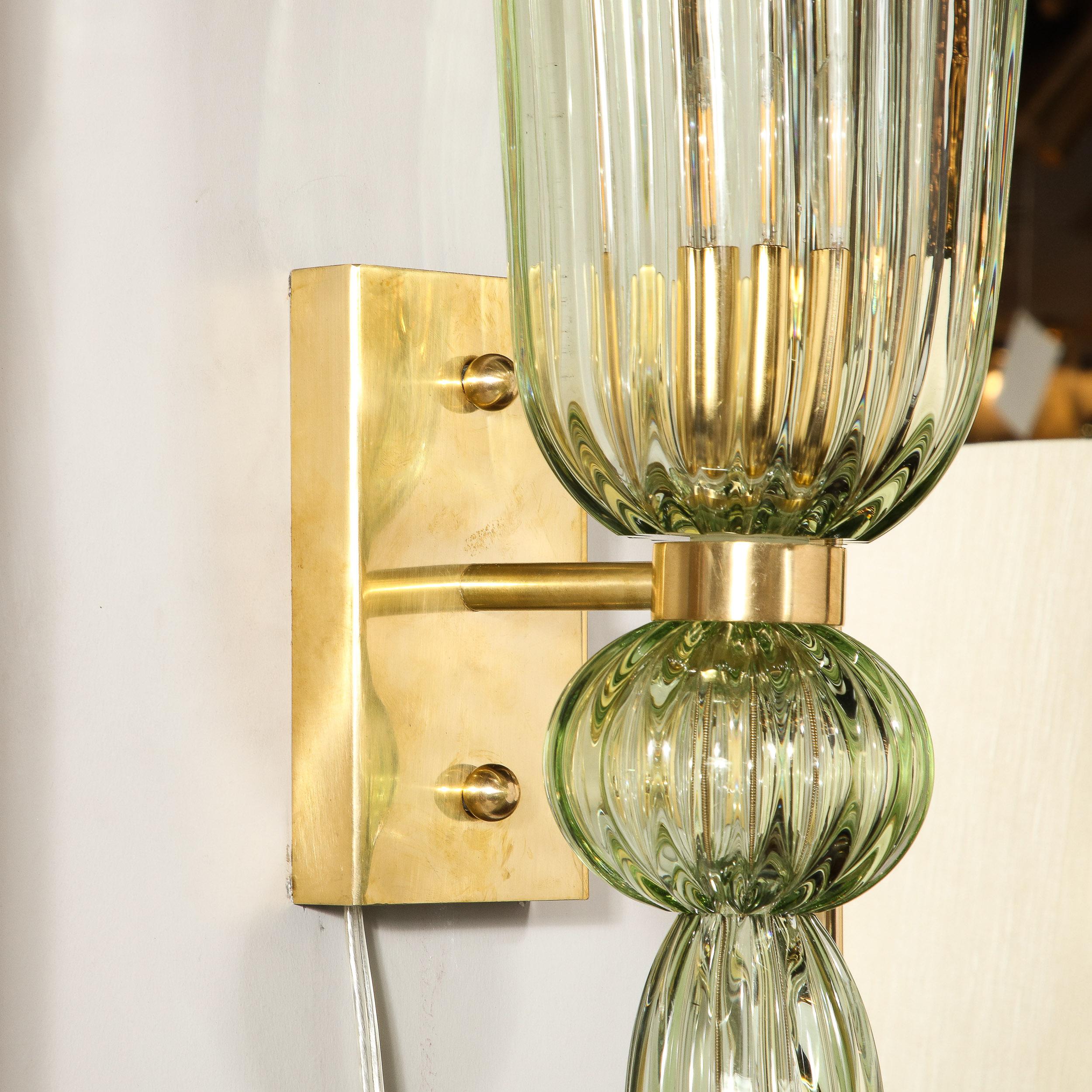Modernist Celadon Hand-Blown Murano Glass & Brass Sconces with Elongated Drop en venta 3