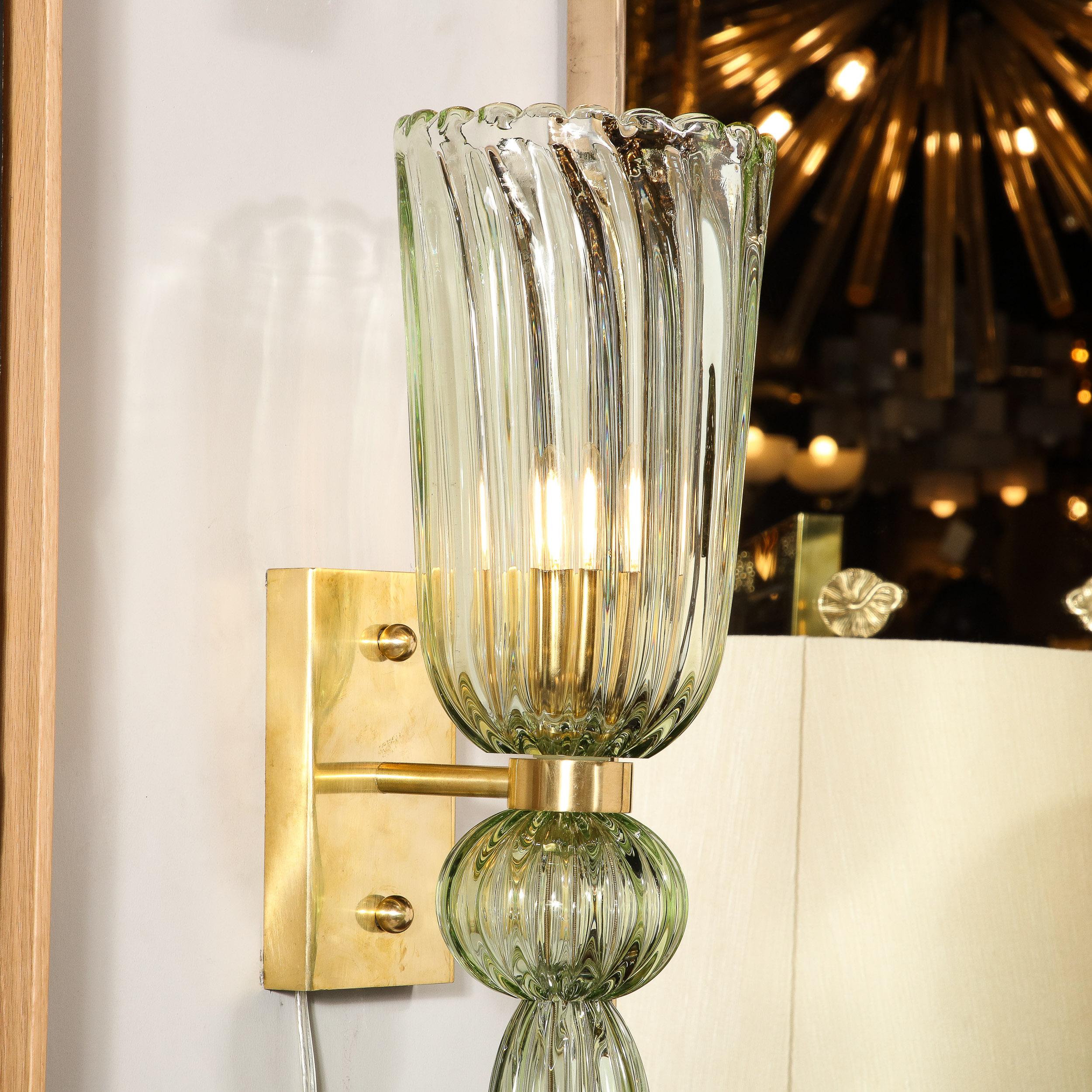 Modernist Celadon Hand-Blown Murano Glass & Brass Sconces with Elongated Drop en venta 5
