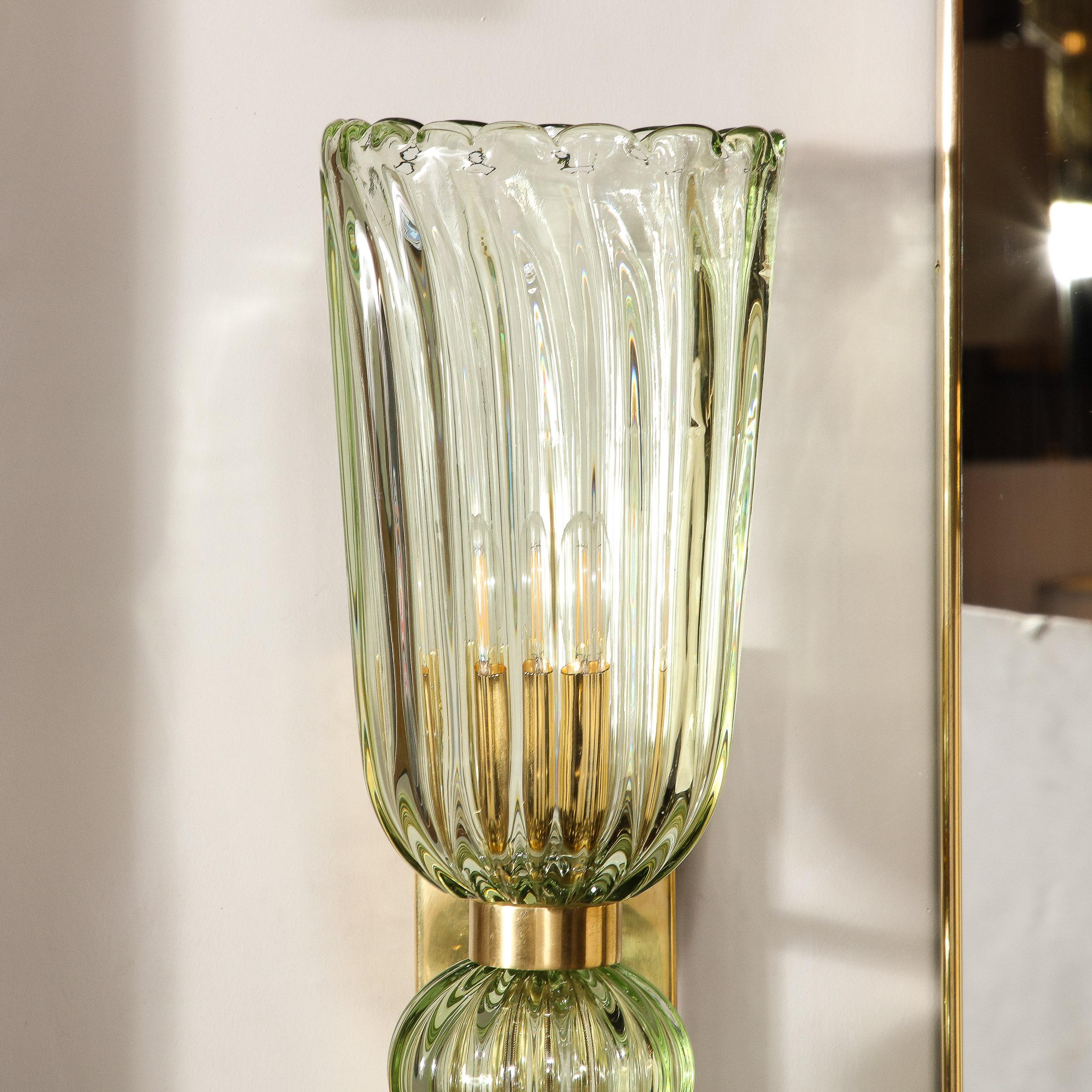 Modernist Celadon Hand-Blown Murano Glass & Brass Sconces with Elongated Drop Italiano en venta