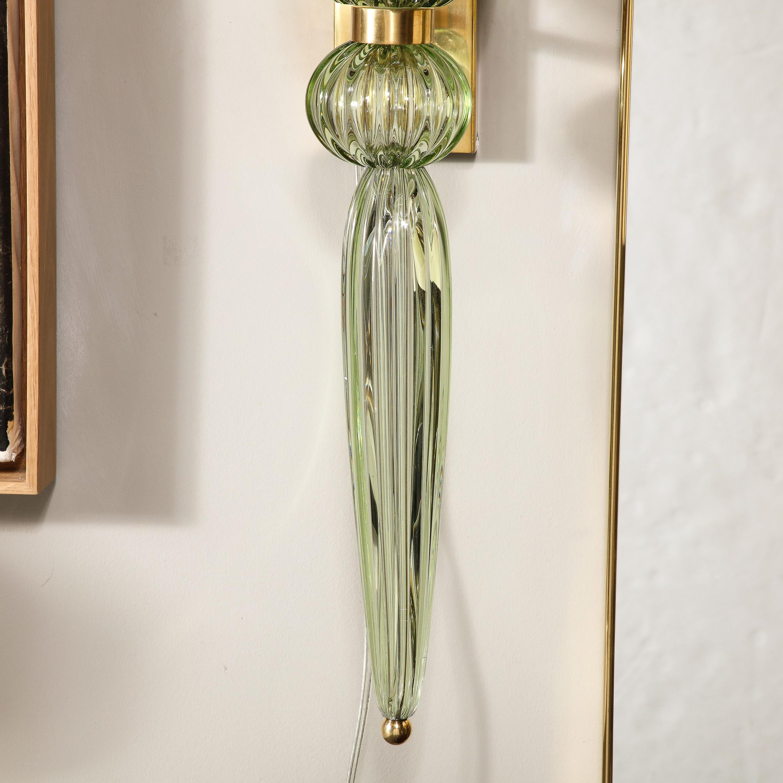 Modernist Celadon Hand-Blown Murano Glass & Brass Sconces with Elongated Drop en Nuevo estado para la venta en New York, NY