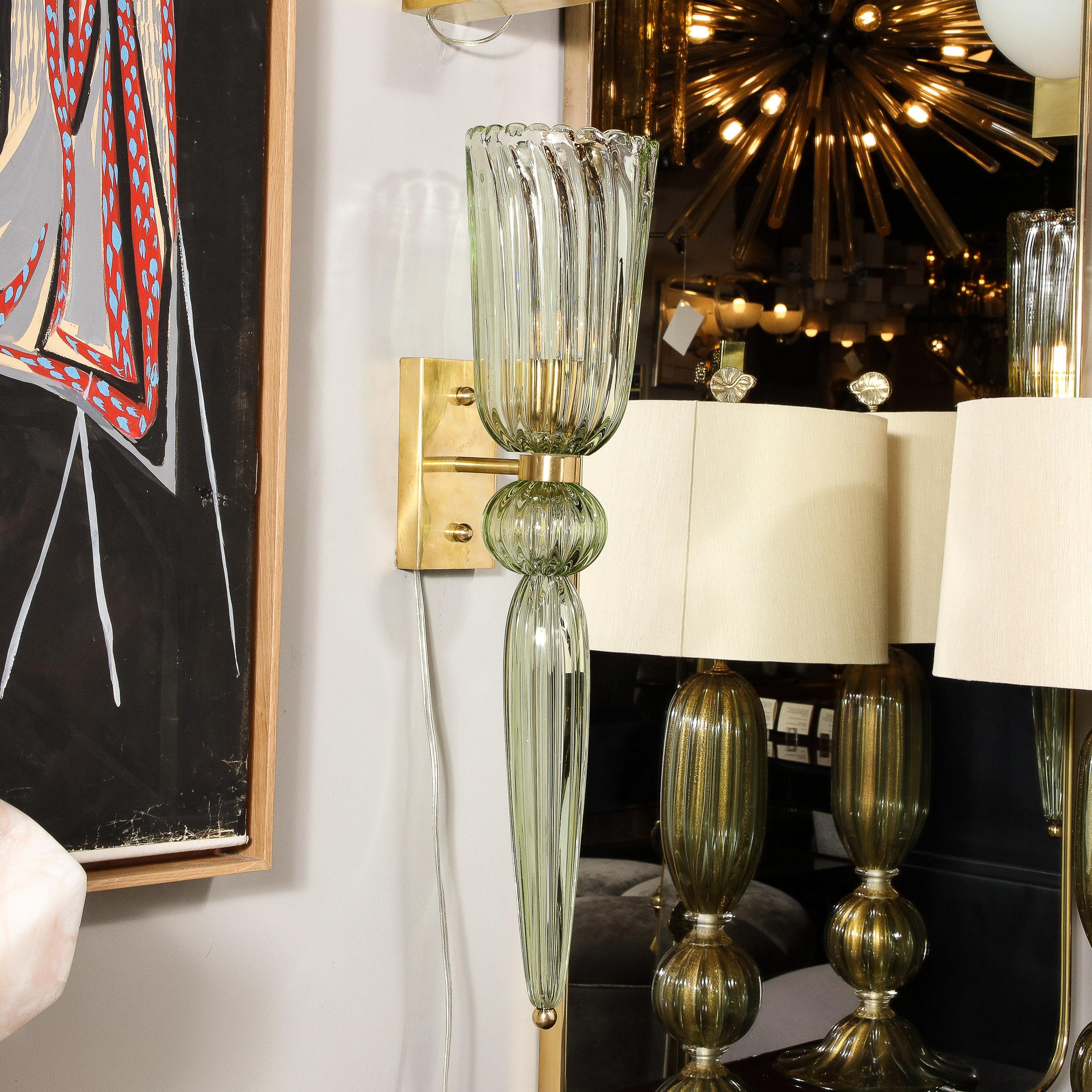 Modernist Celadon Hand-Blown Murano Glass & Brass Sconces with Elongated Drop en venta 1