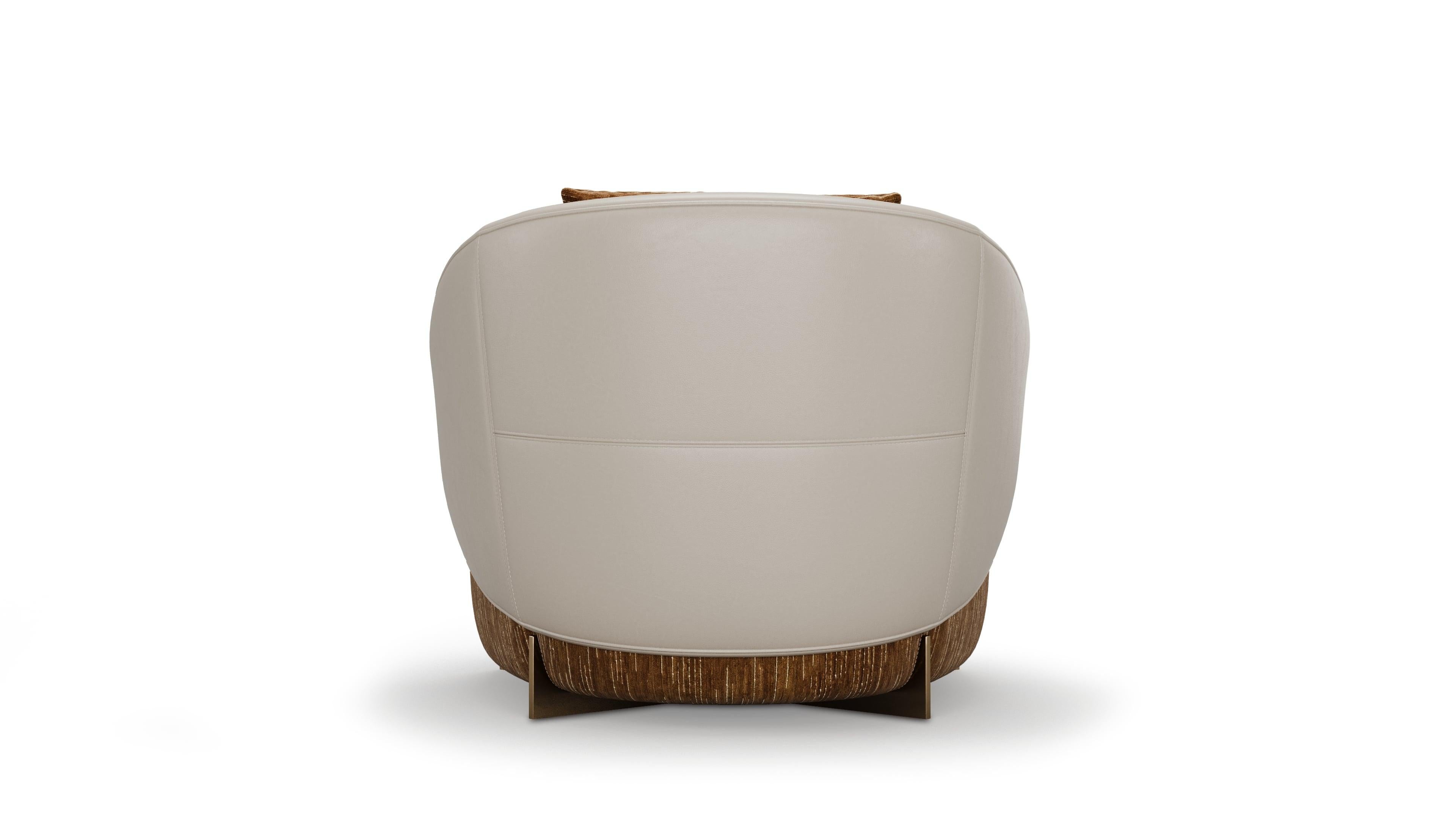 Modernistischer Celestia-Sessel mit reich strukturiertem Samtbezug (21. Jahrhundert und zeitgenössisch) im Angebot