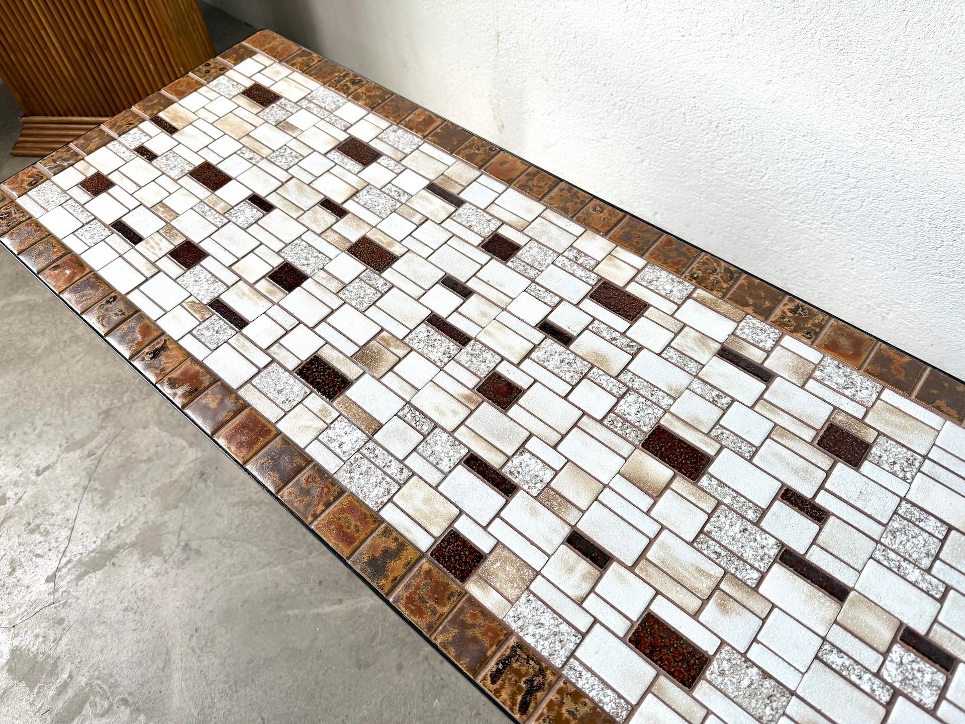Modernist ceramic coffee table, circa 1960 For Sale 2