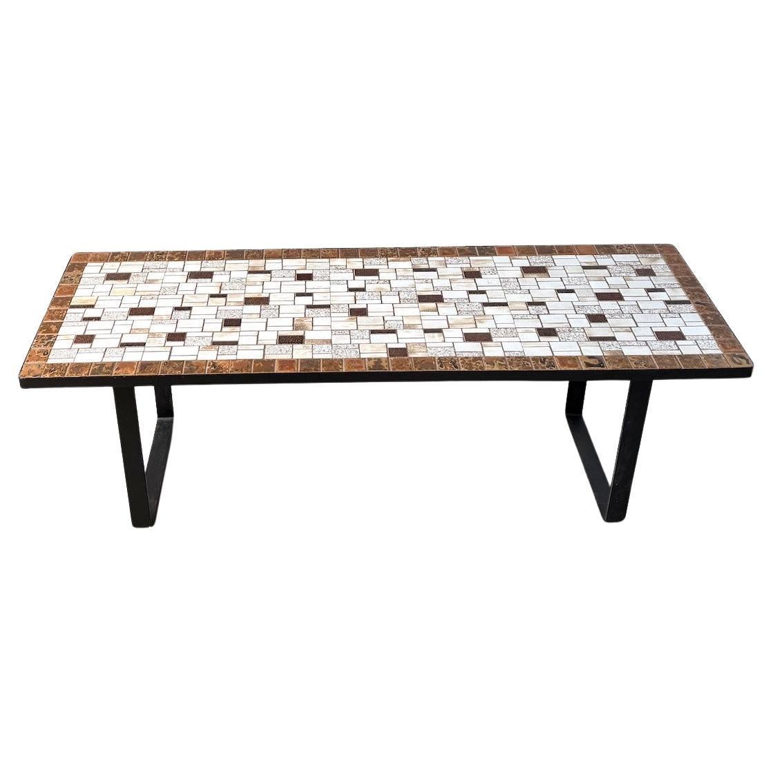 Mesa de centro de cerámica modernista, hacia 1960