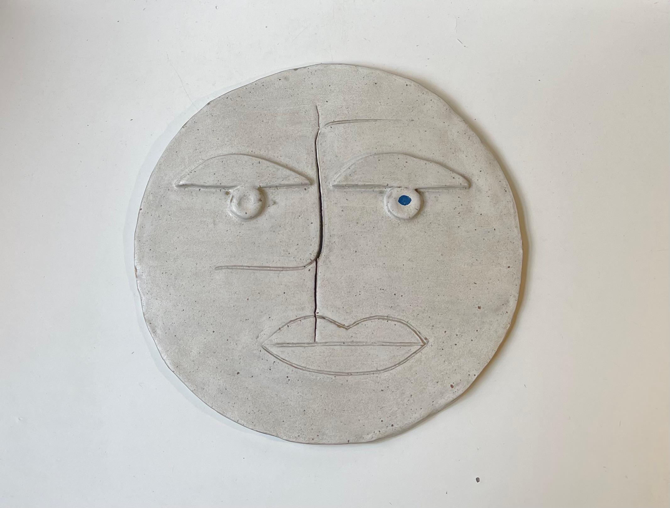 Modernist Ceramic Face -Visage Wall Relief in the Style of Pablo Picasso Moderno en venta