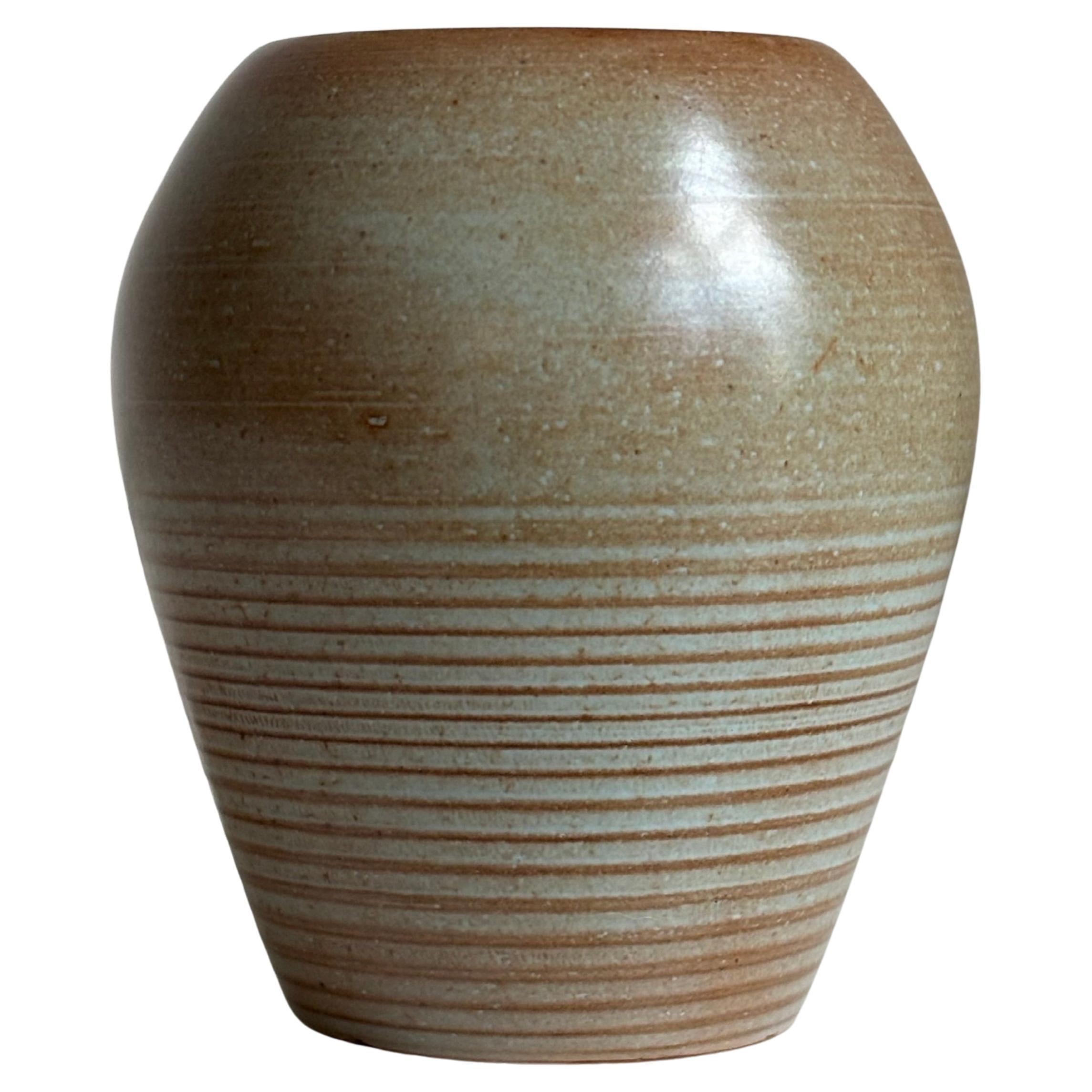 Vaso modernista in ceramica smaltata tornita a mano, anni '60