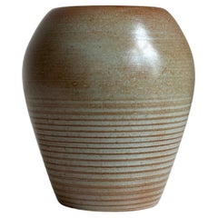 Vaso modernista in ceramica smaltata tornita a mano, anni '60