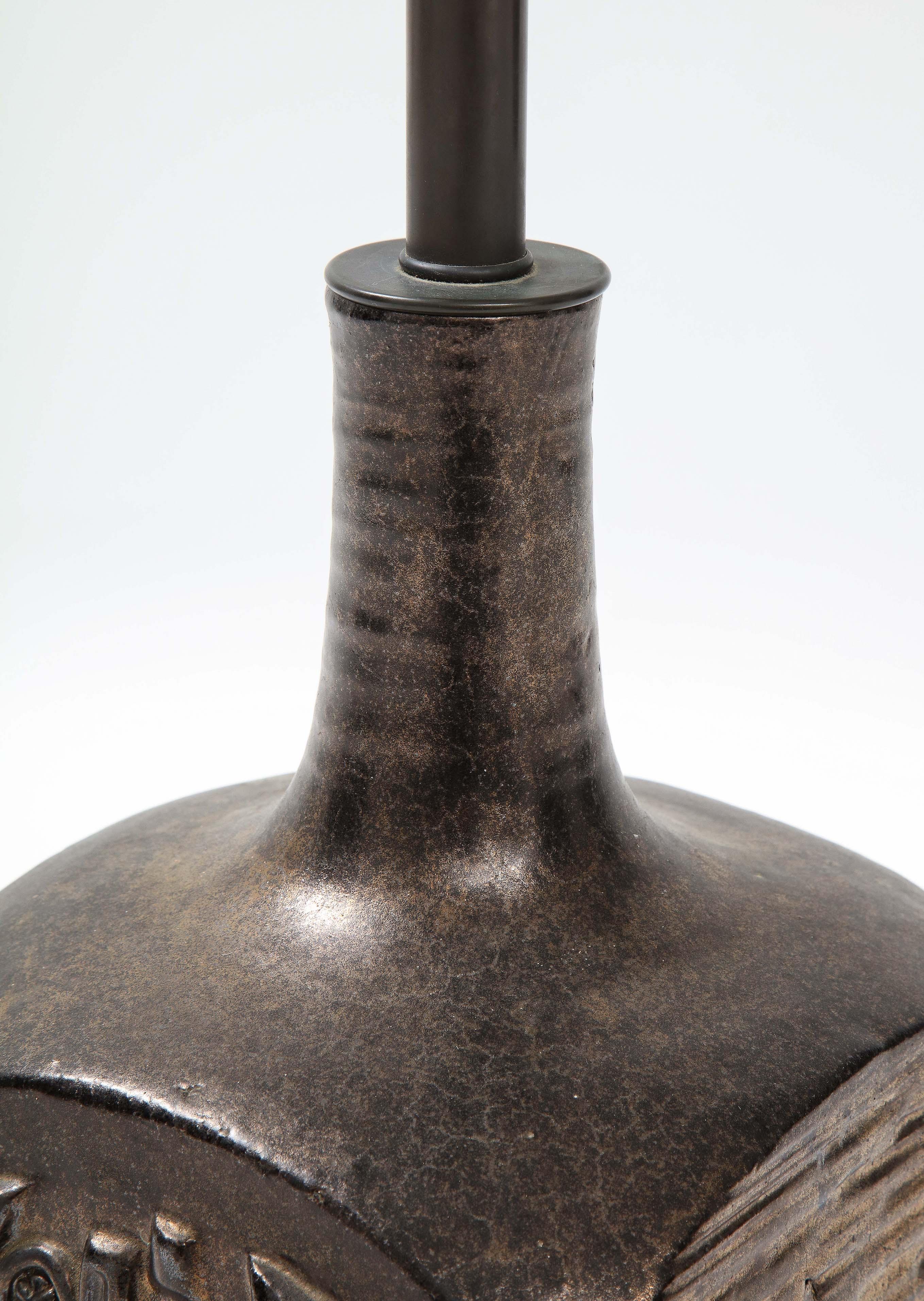 Modernistische Keramik-Tischlampe von Emiel Laskaris im Angebot 8