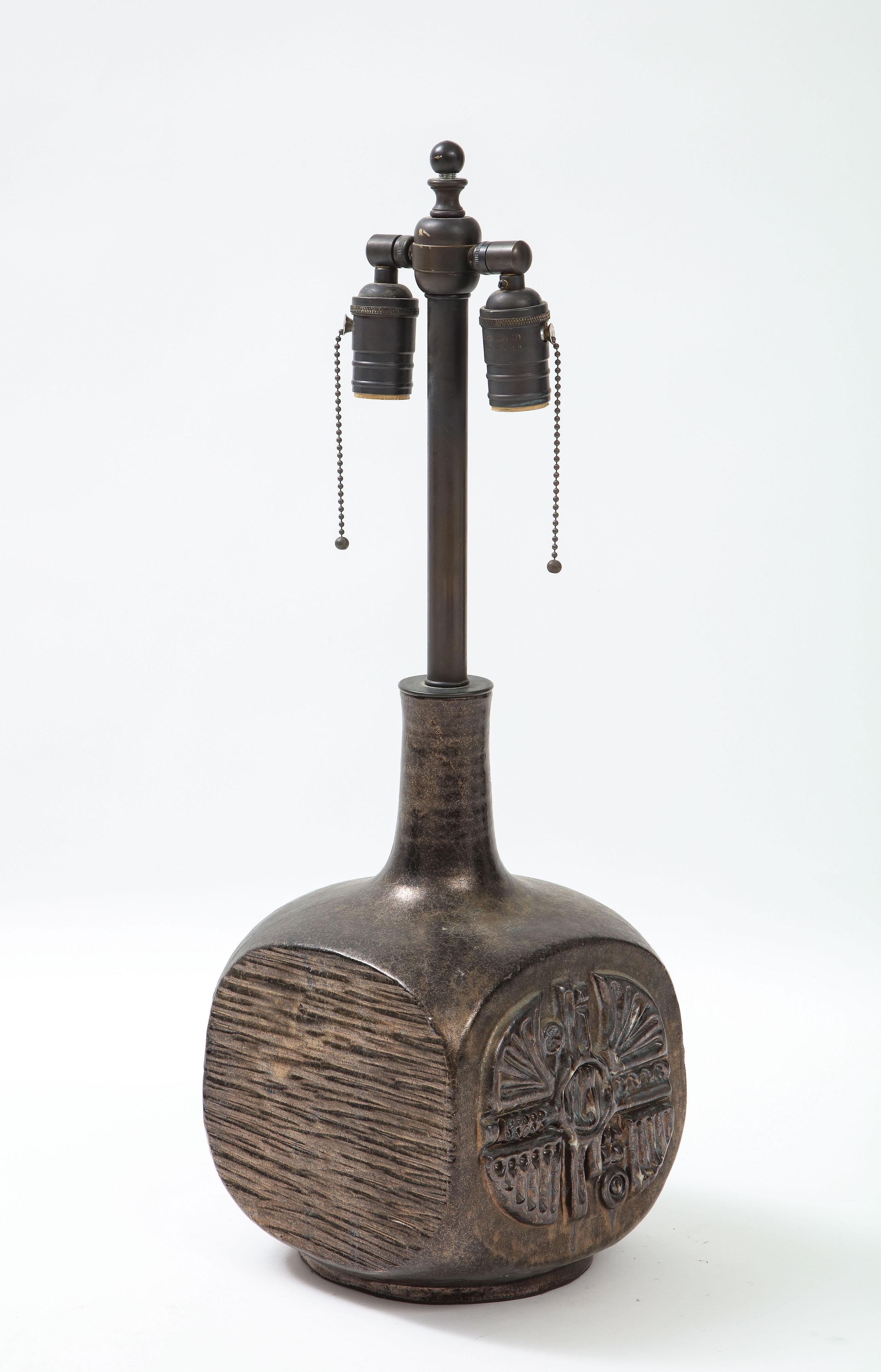 Modernistische Keramik-Tischlampe von Emiel Laskaris (Moderne der Mitte des Jahrhunderts) im Angebot