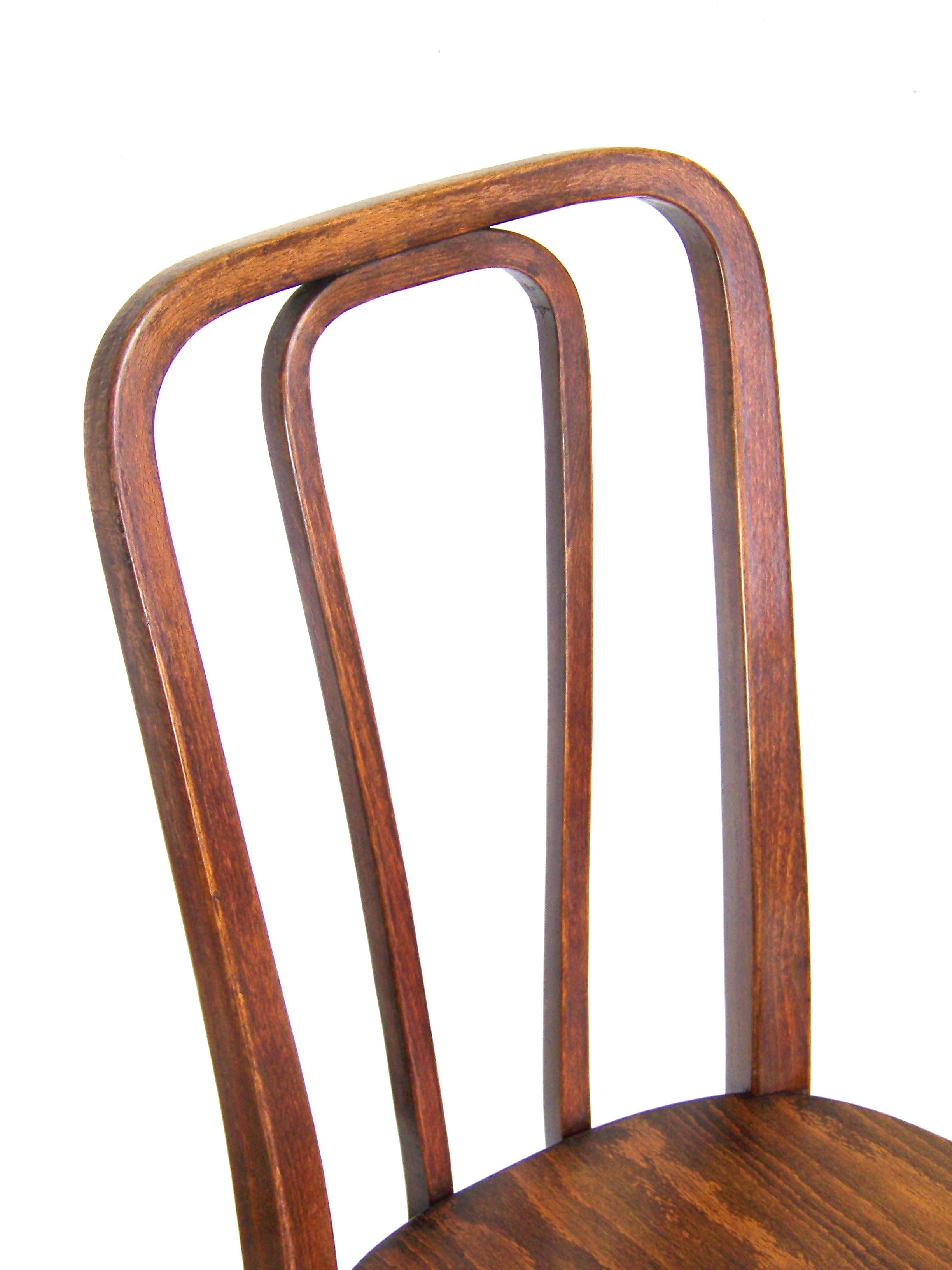 Modernist Chair Thonet Nr.646, circa 1911 In Good Condition In Praha, CZ