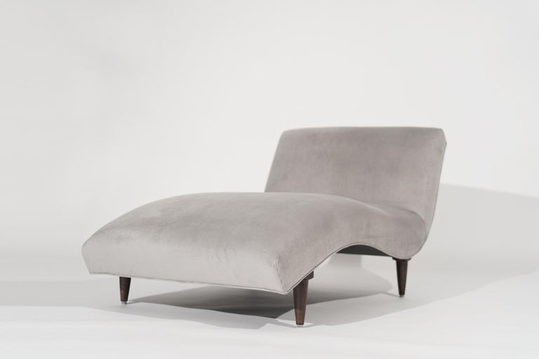Modernist Chaise Lounge in Grey Velvet, circa 1960s For Sale at 1stDibs