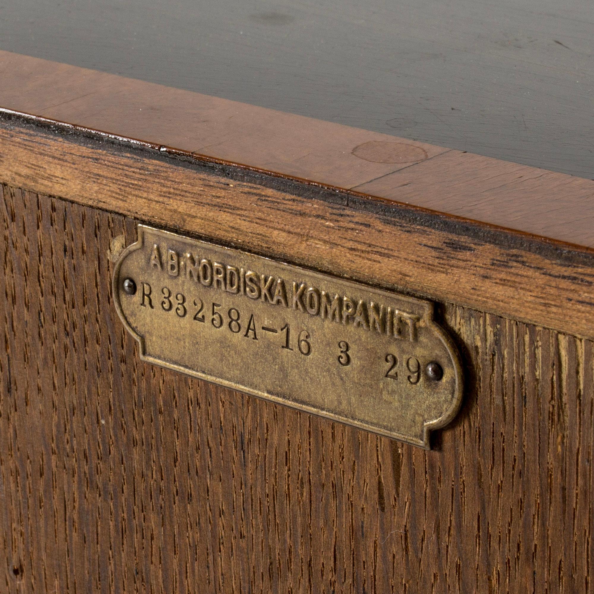 Modernist Chest of drawers by Axel Einar Hjorth, NK, Sweden, 1930s 4